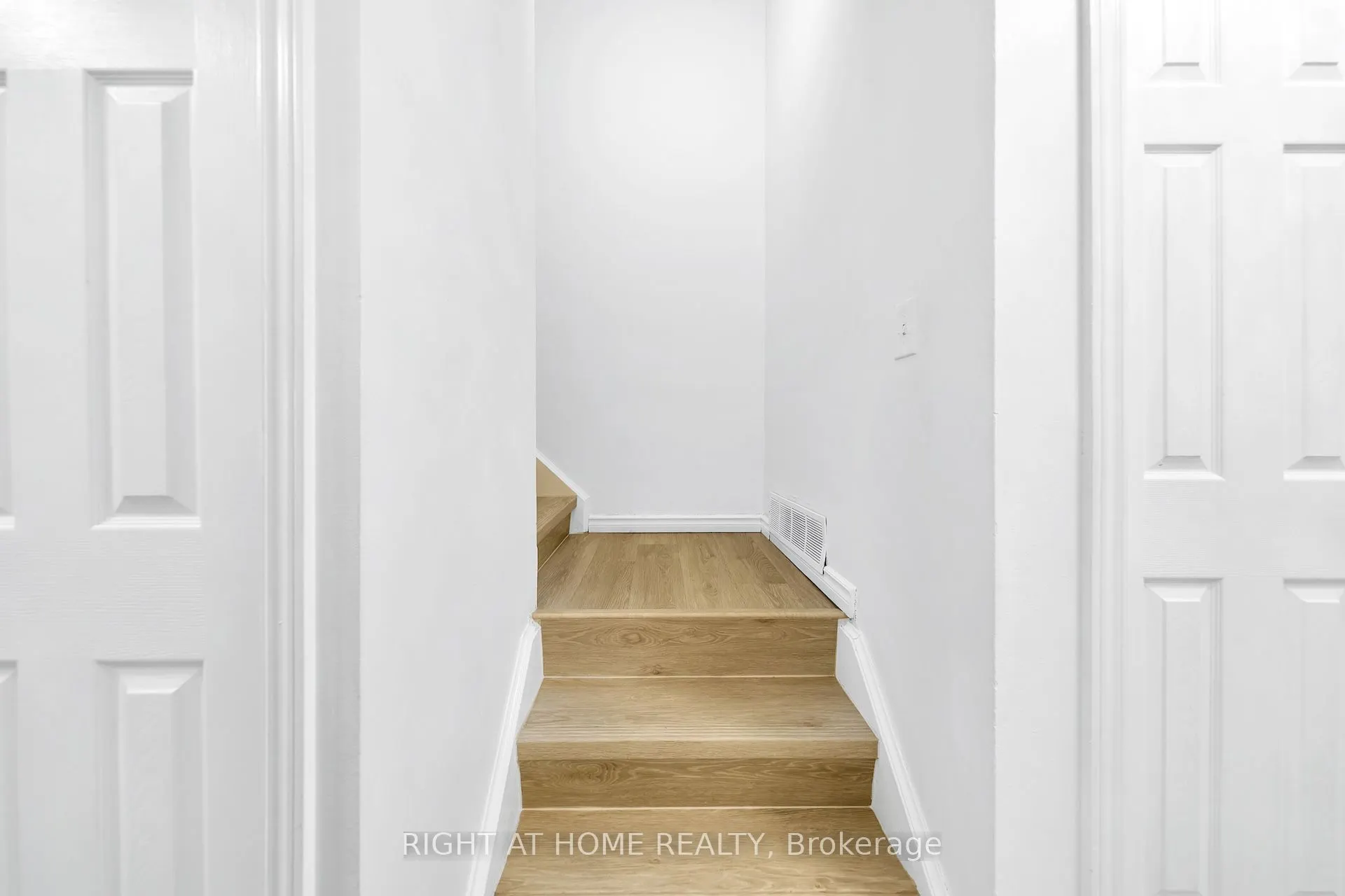 1460 Garth Street W, #6