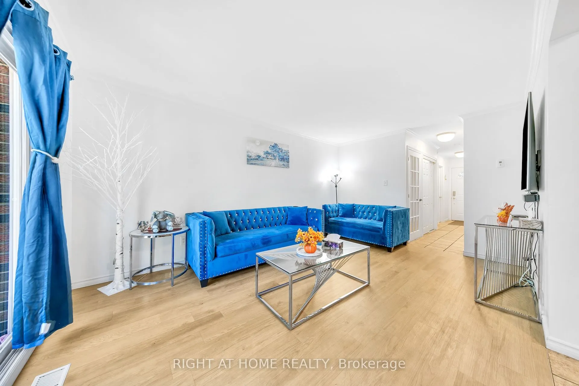 1460 Garth Street W, #6