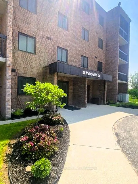 5 Valleyside Drive N, #301