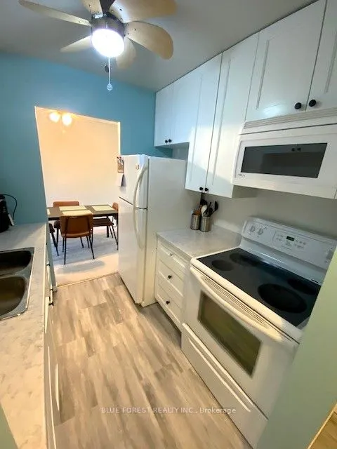 5 Valleyside Drive N, #301