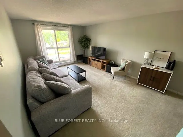 5 Valleyside Drive N, #301