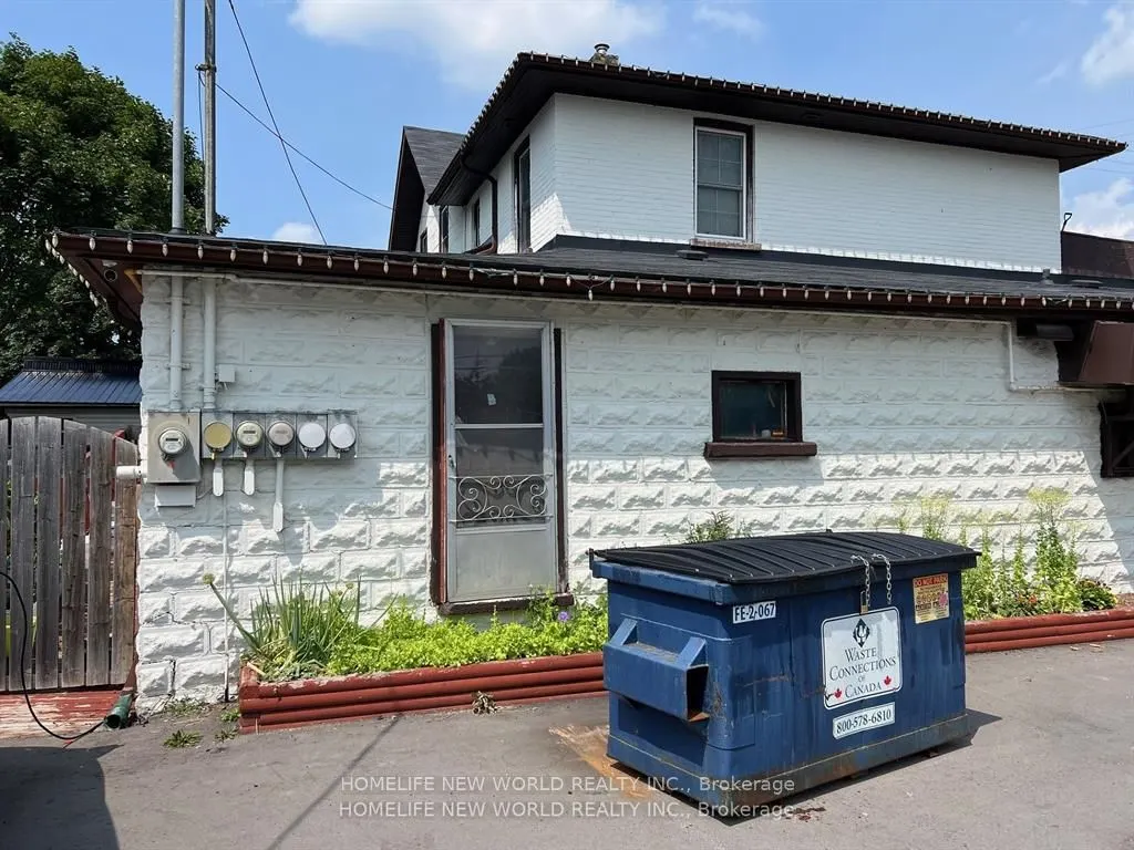 65 Albert Street S