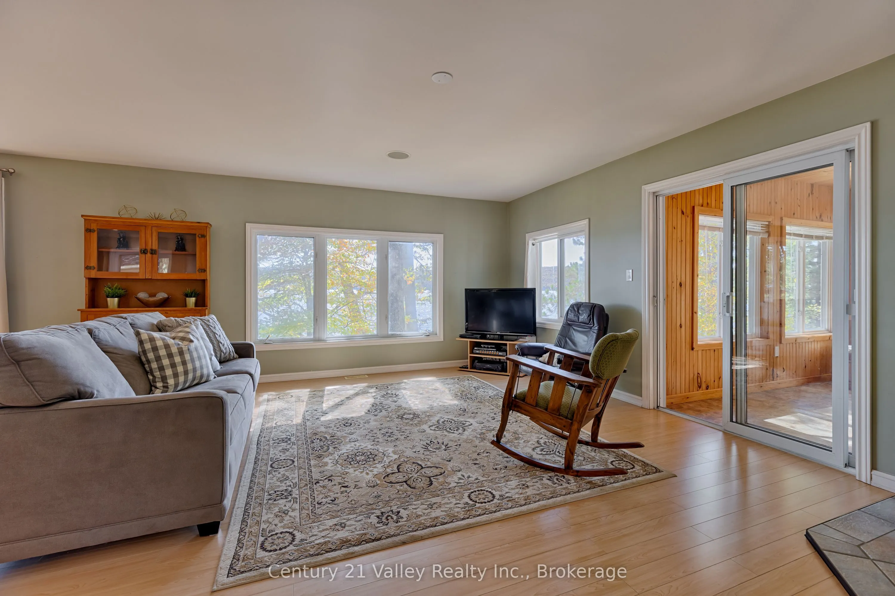 165 Settlers Way