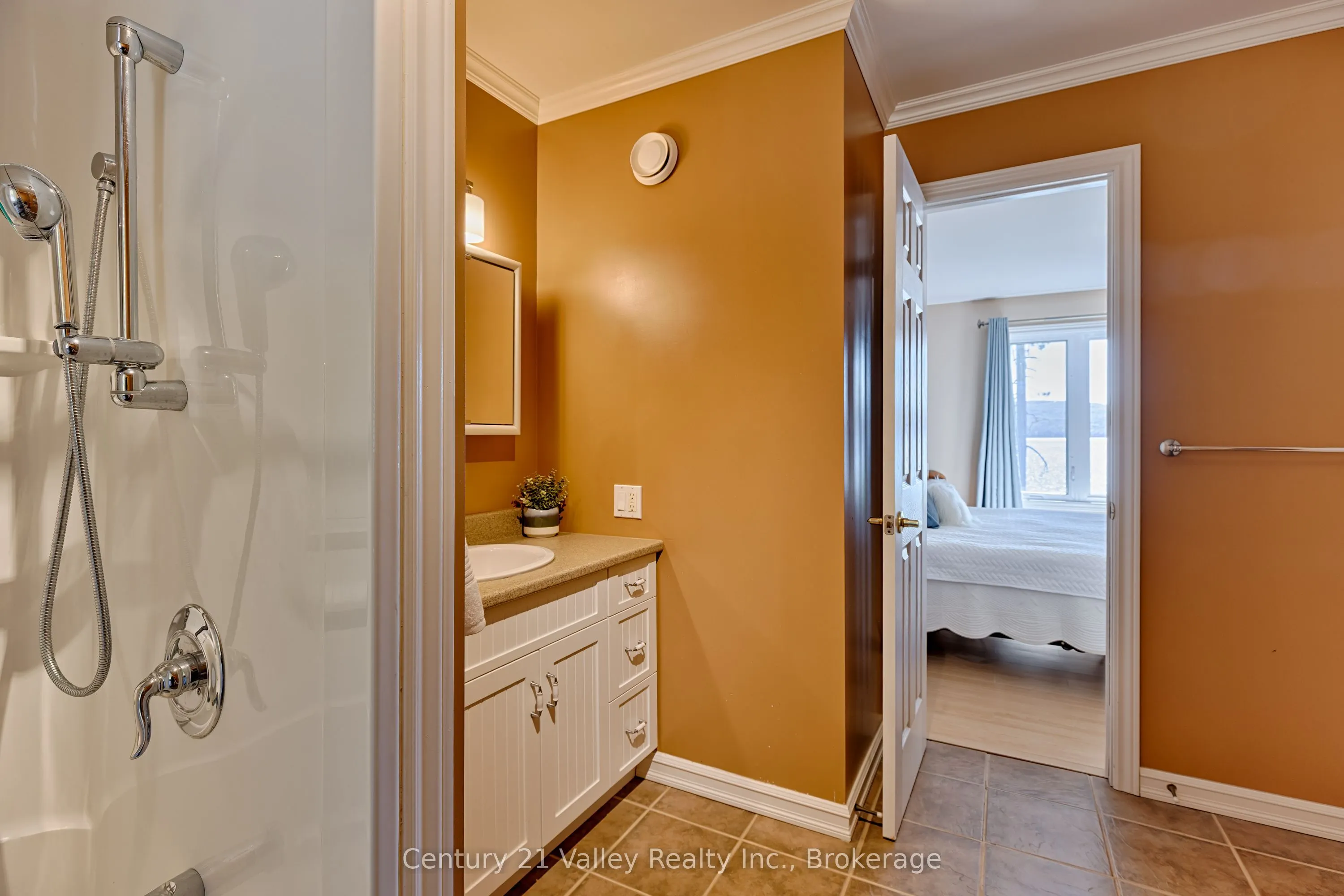 165 Settlers Way