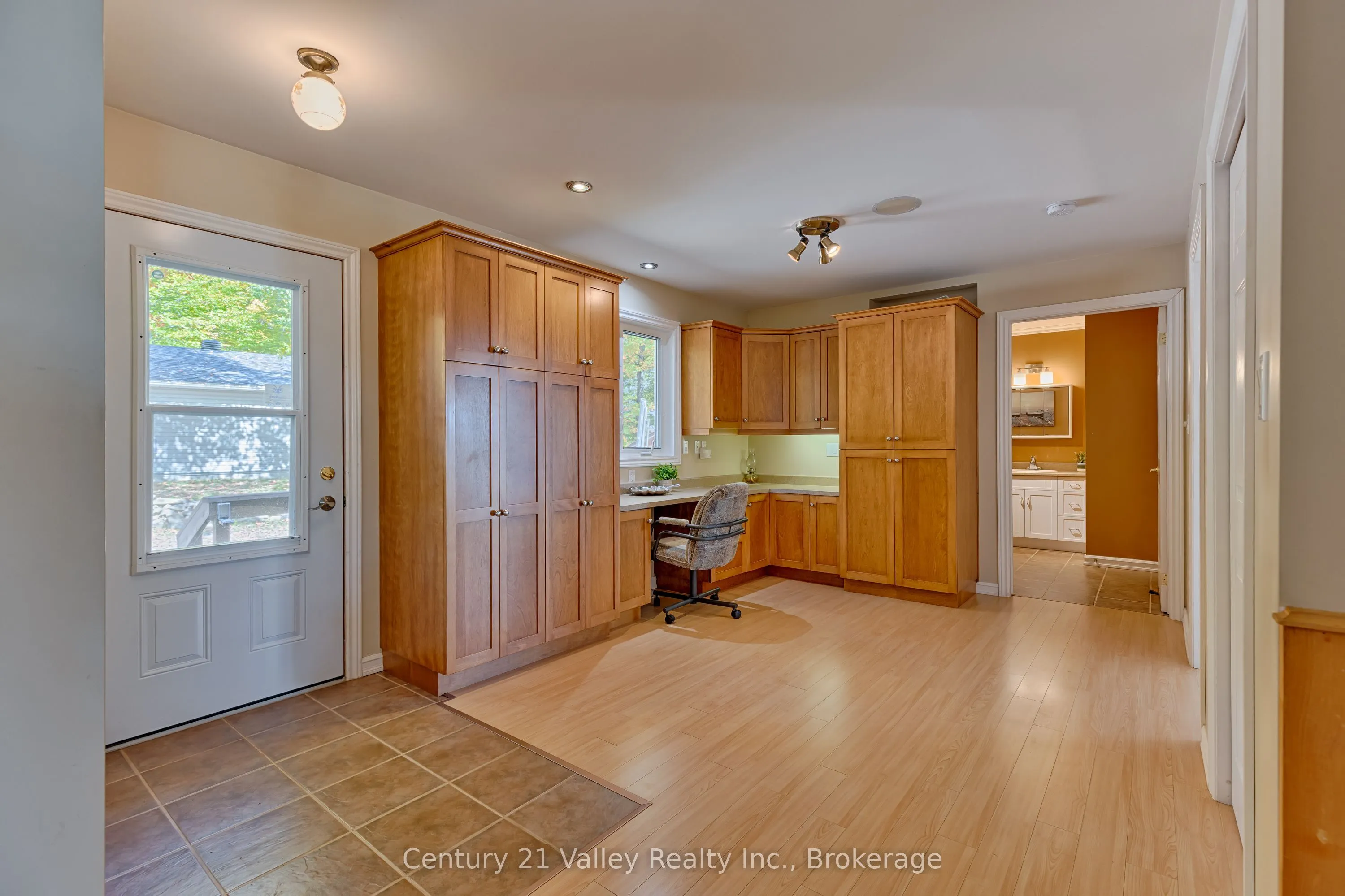 165 Settlers Way