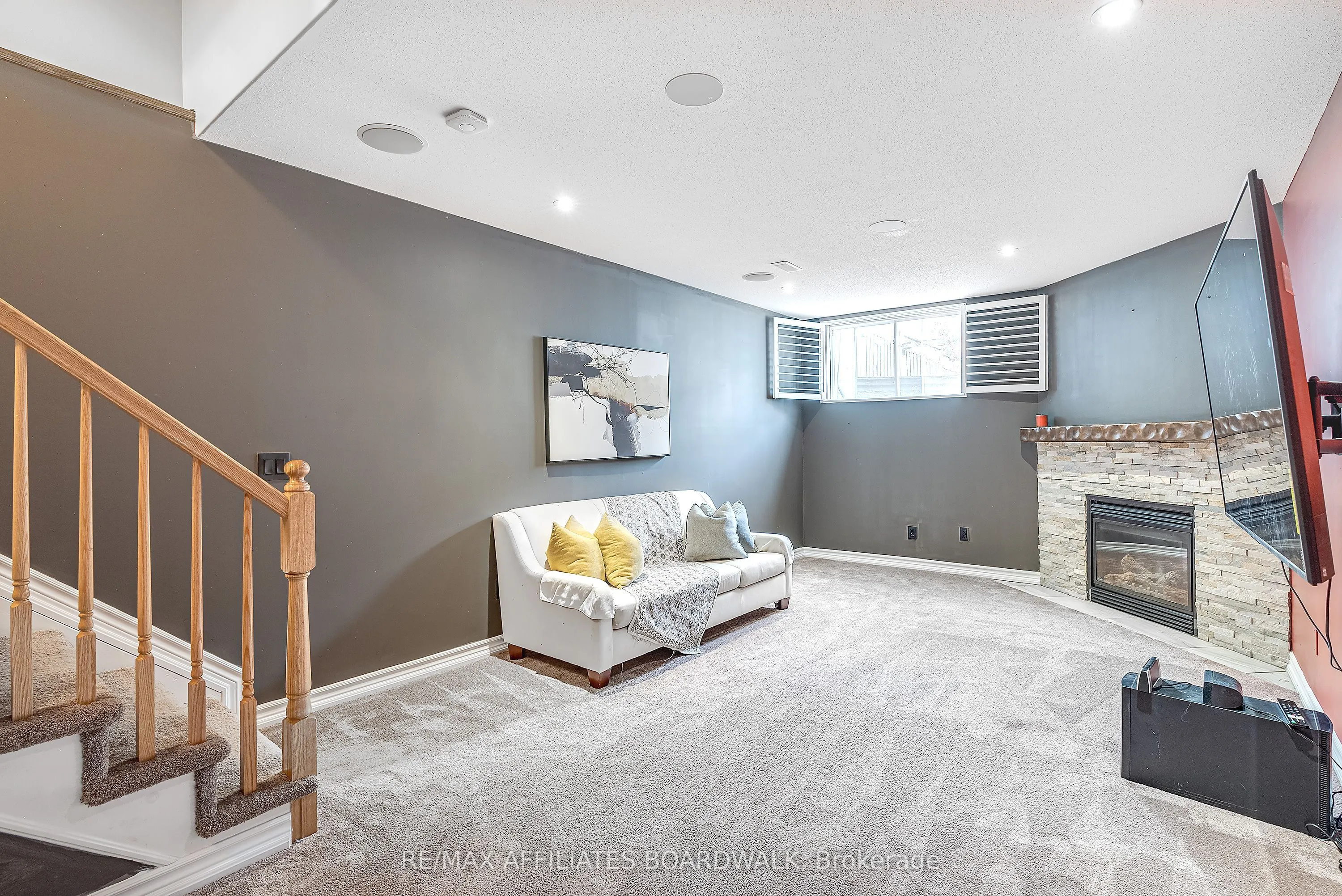 317 Glenbrae Avenue