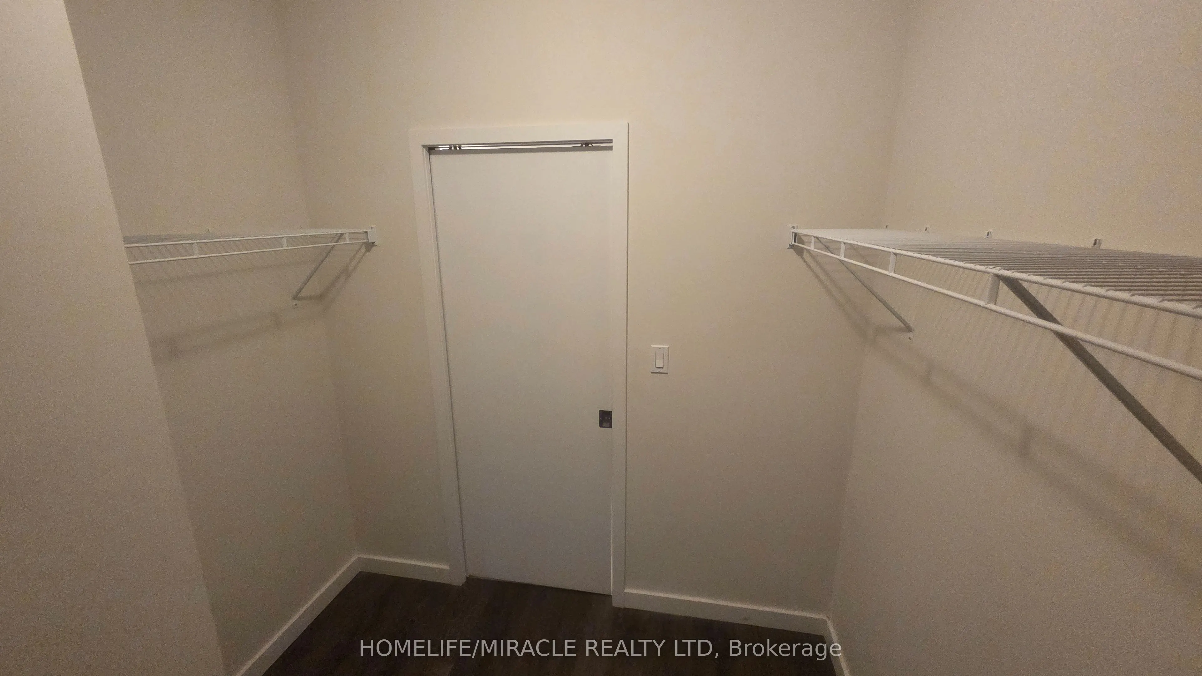 690 King Street W, #221