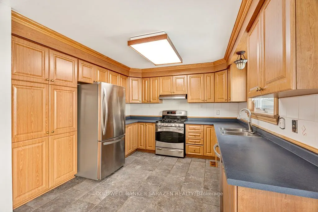 121 Topley Crescent