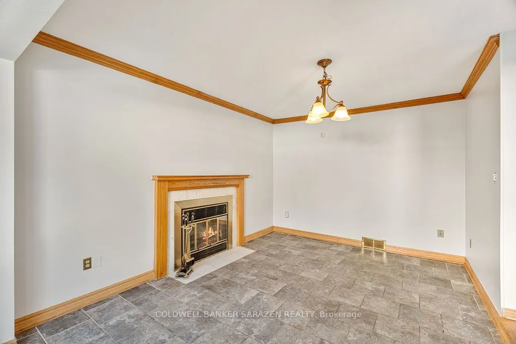 121 Topley Crescent