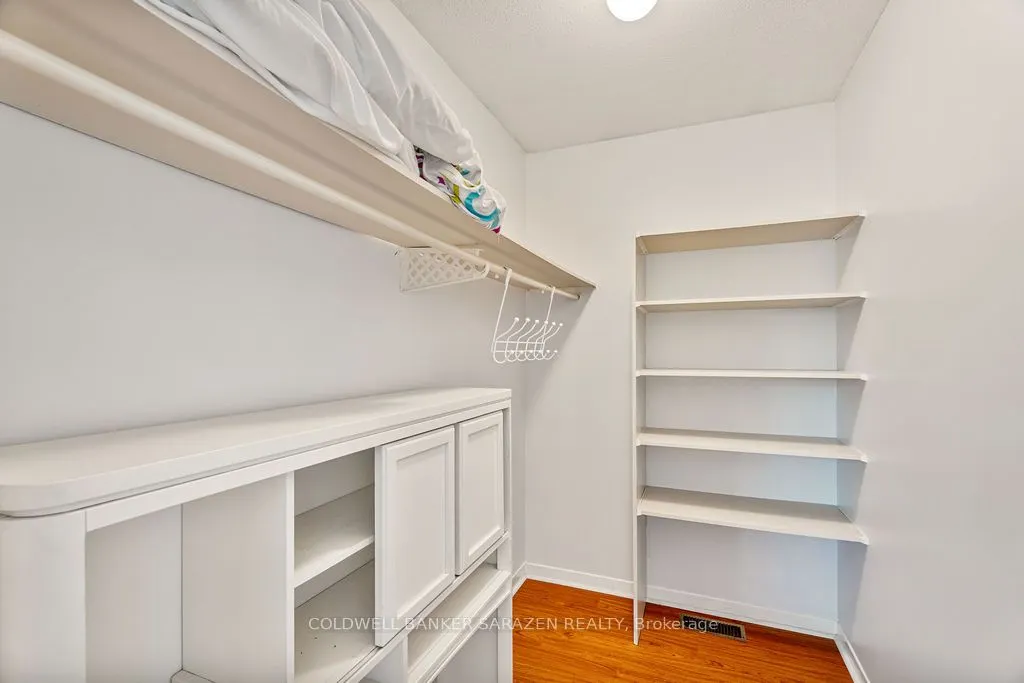 121 Topley Crescent