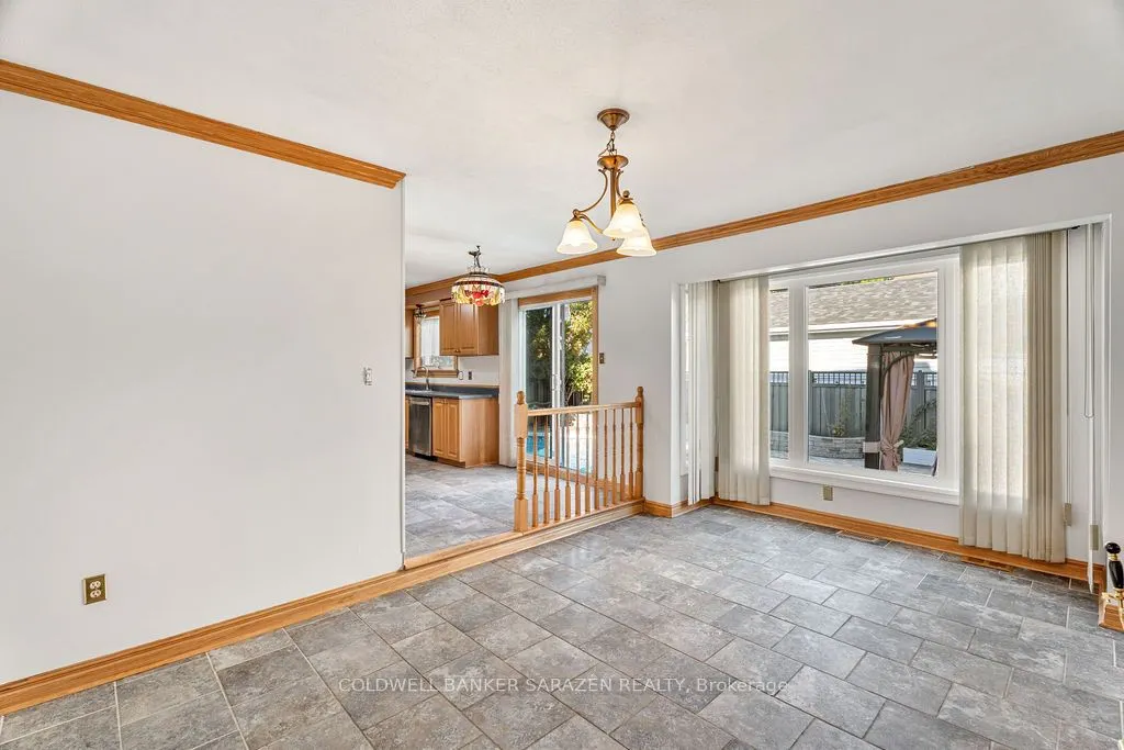 121 Topley Crescent