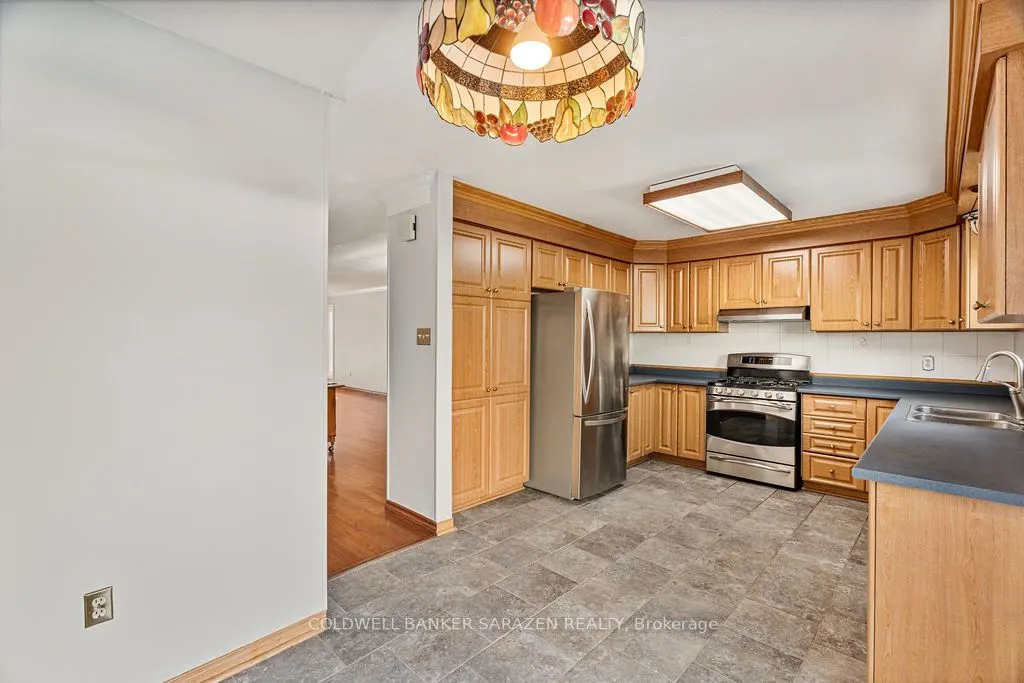 121 Topley Crescent