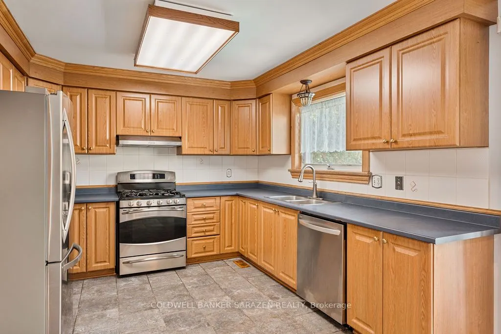 121 Topley Crescent