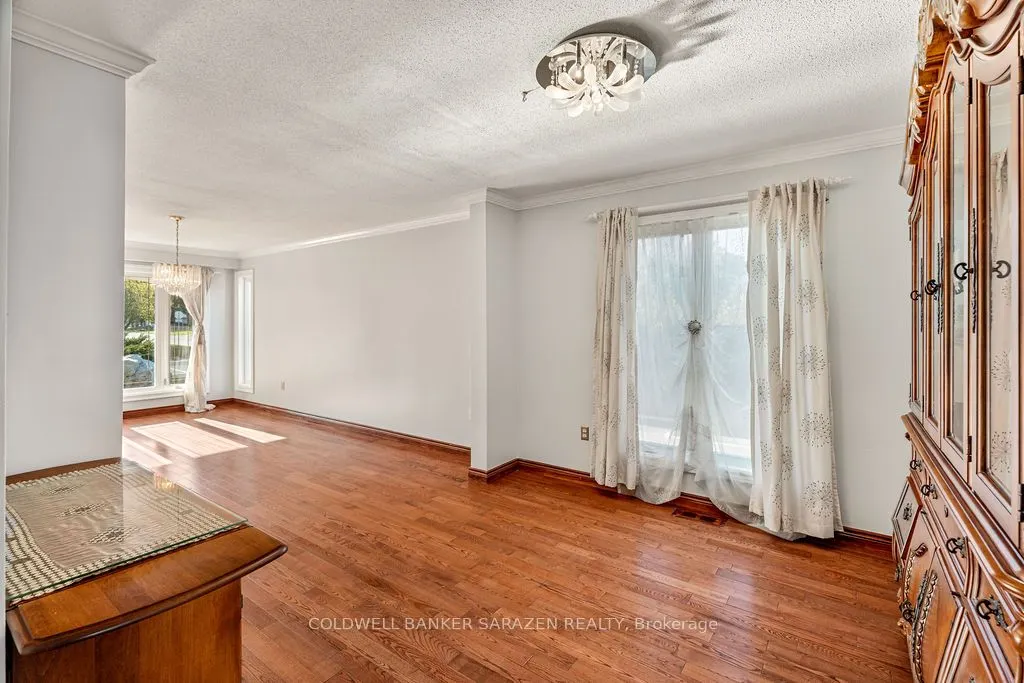 121 Topley Crescent
