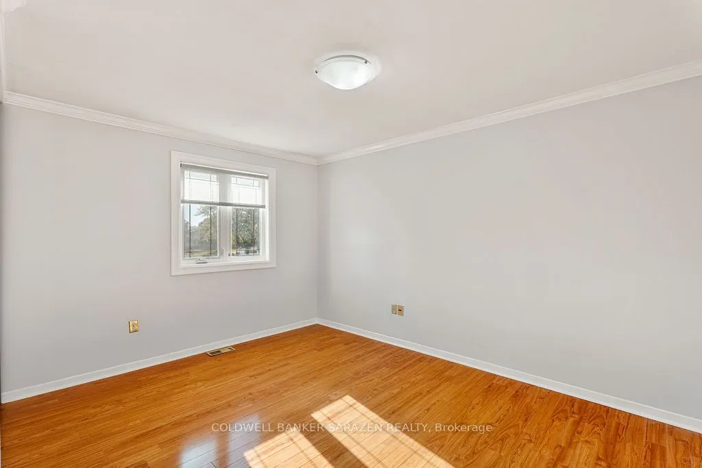 121 Topley Crescent
