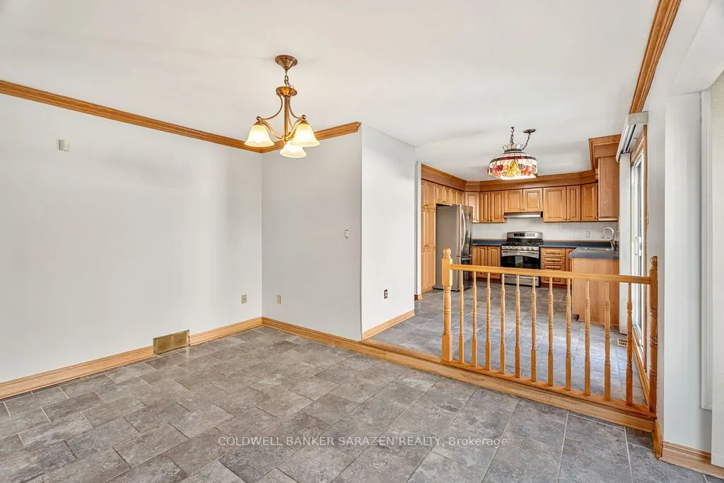 121 Topley Crescent