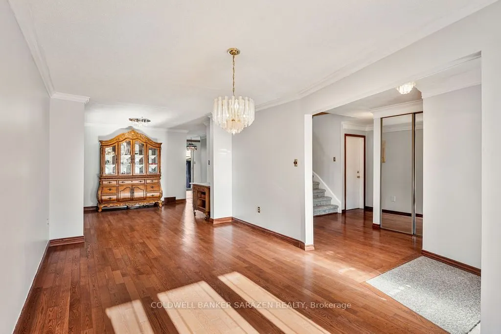 121 Topley Crescent