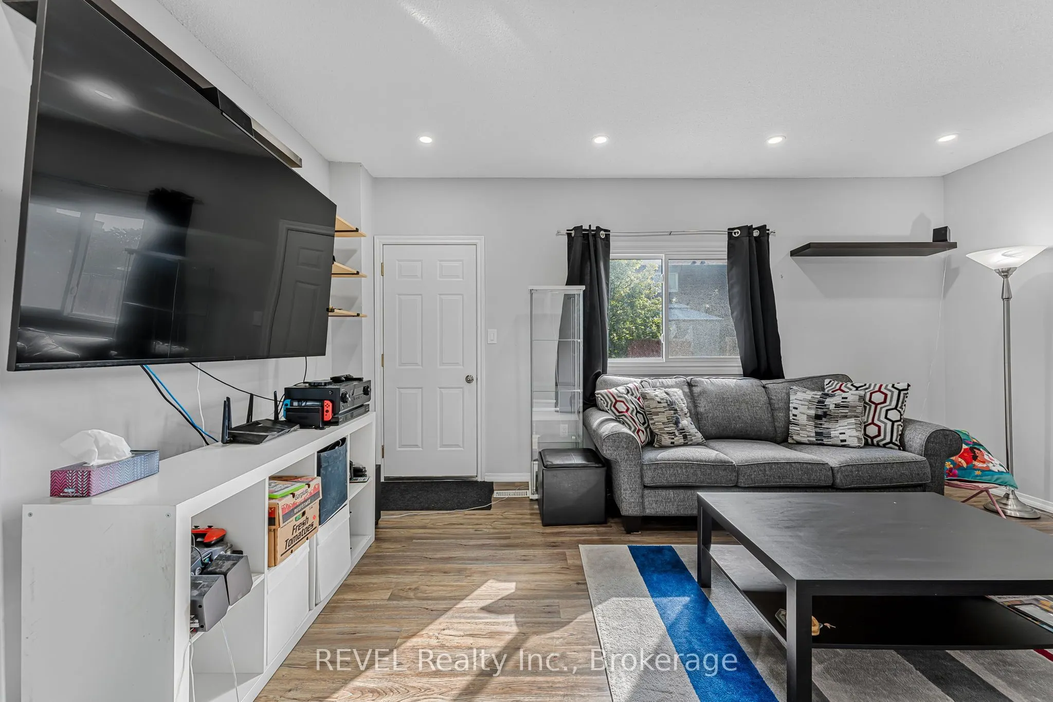 195 Denistoun Street, #254