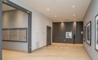 240 Villagewalk Boulevard, #813