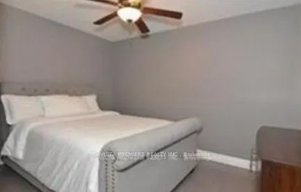 240 Villagewalk Boulevard, #813