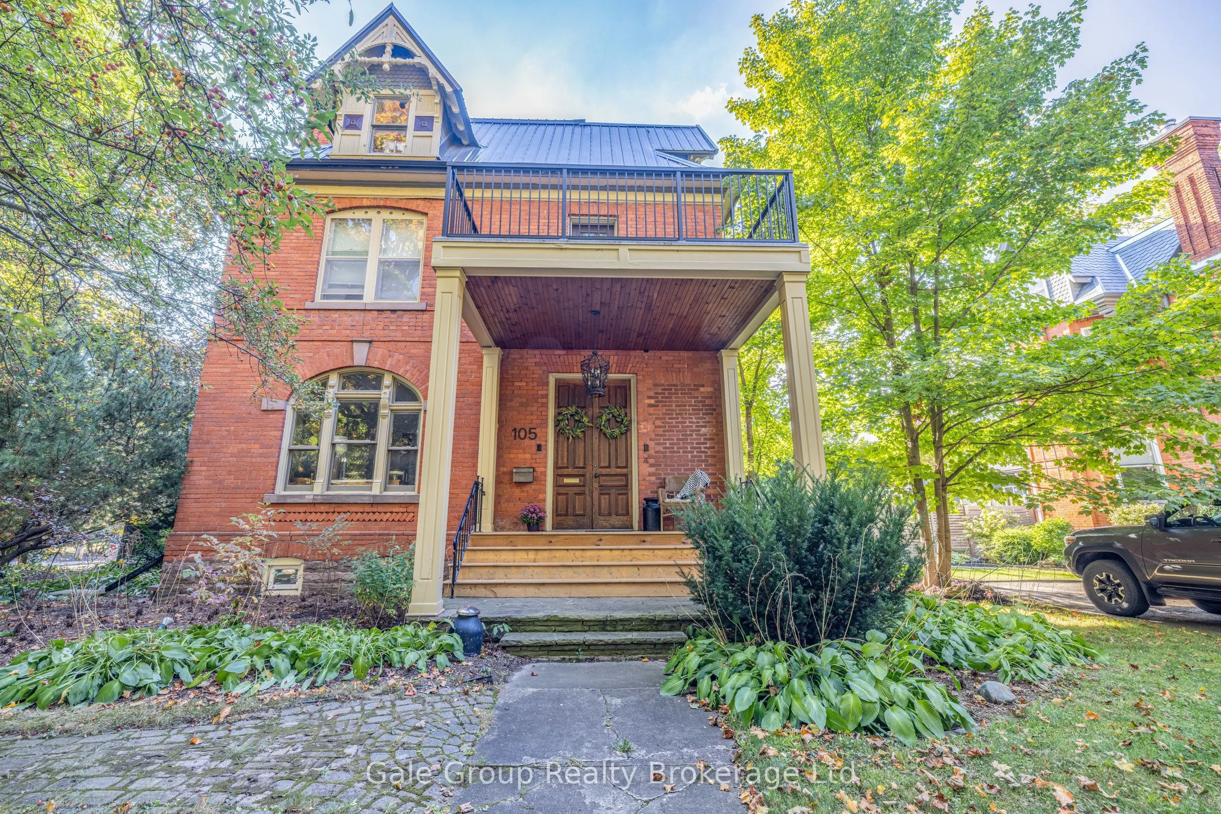 105 Vansittart Avenue