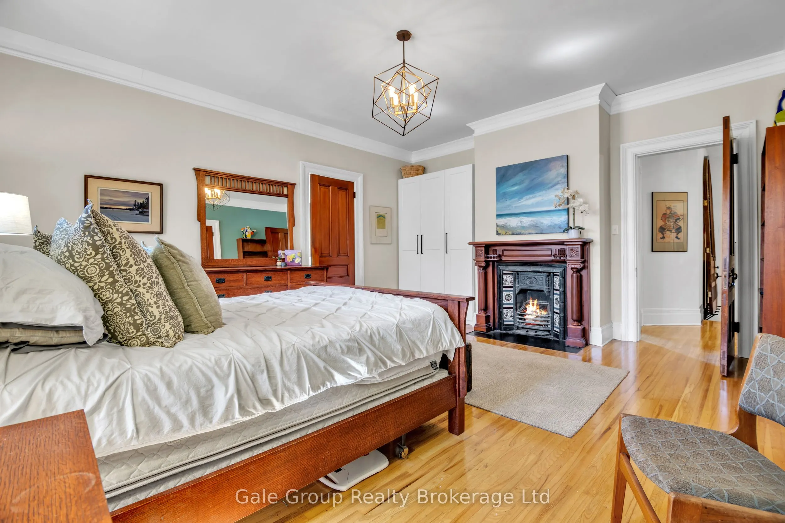 105 Vansittart Avenue
