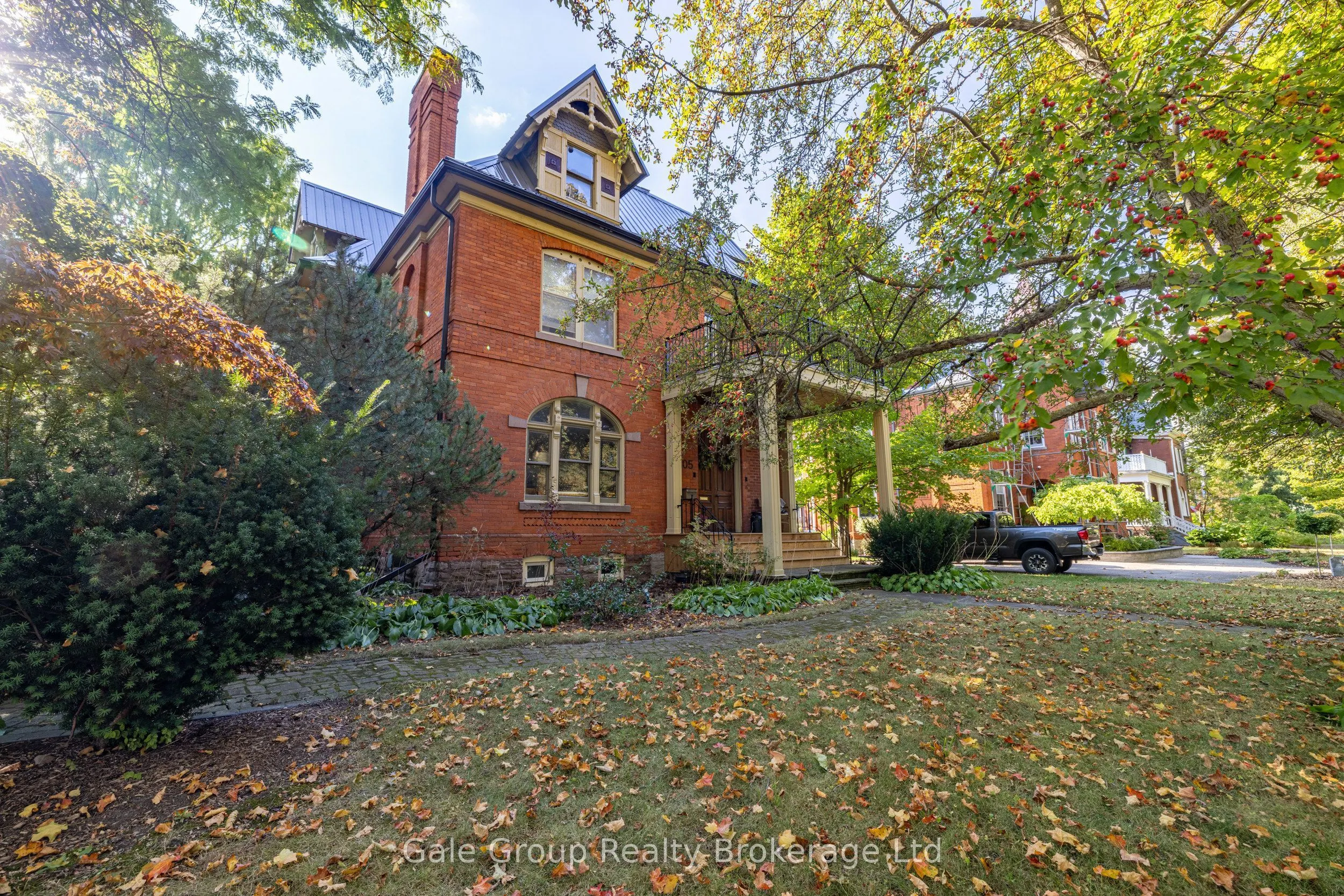 105 Vansittart Avenue