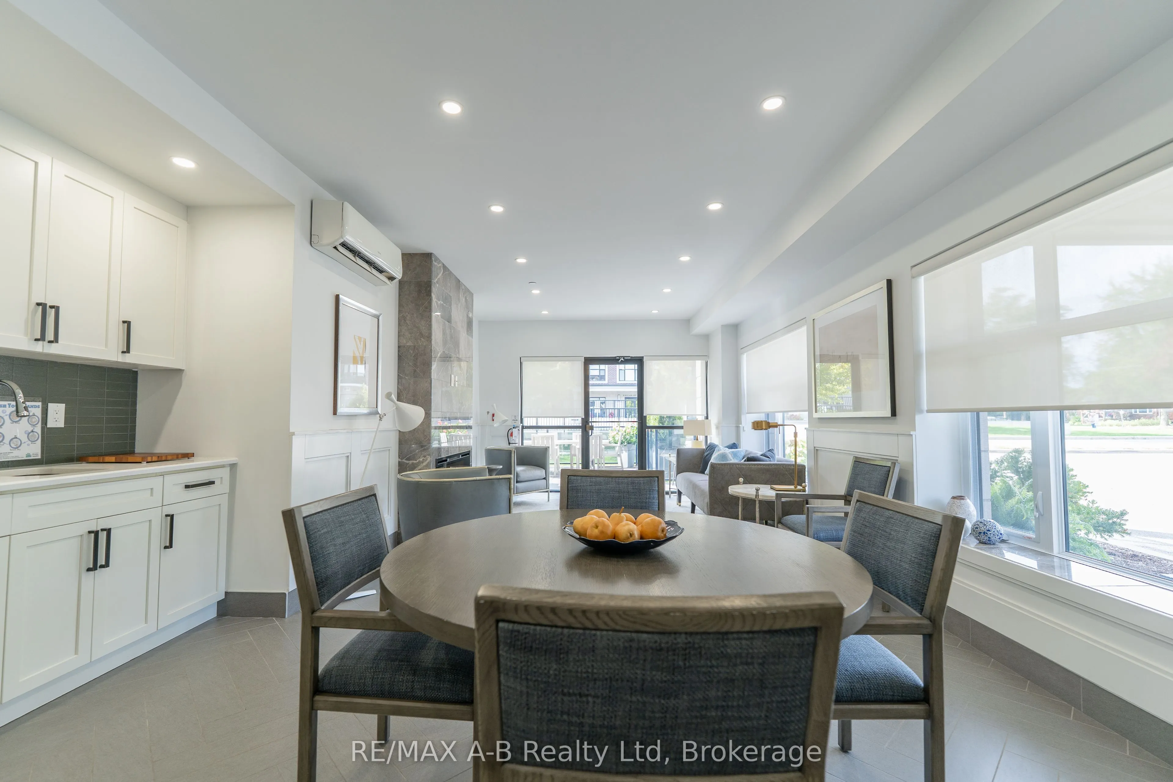 255 John Street N, #111