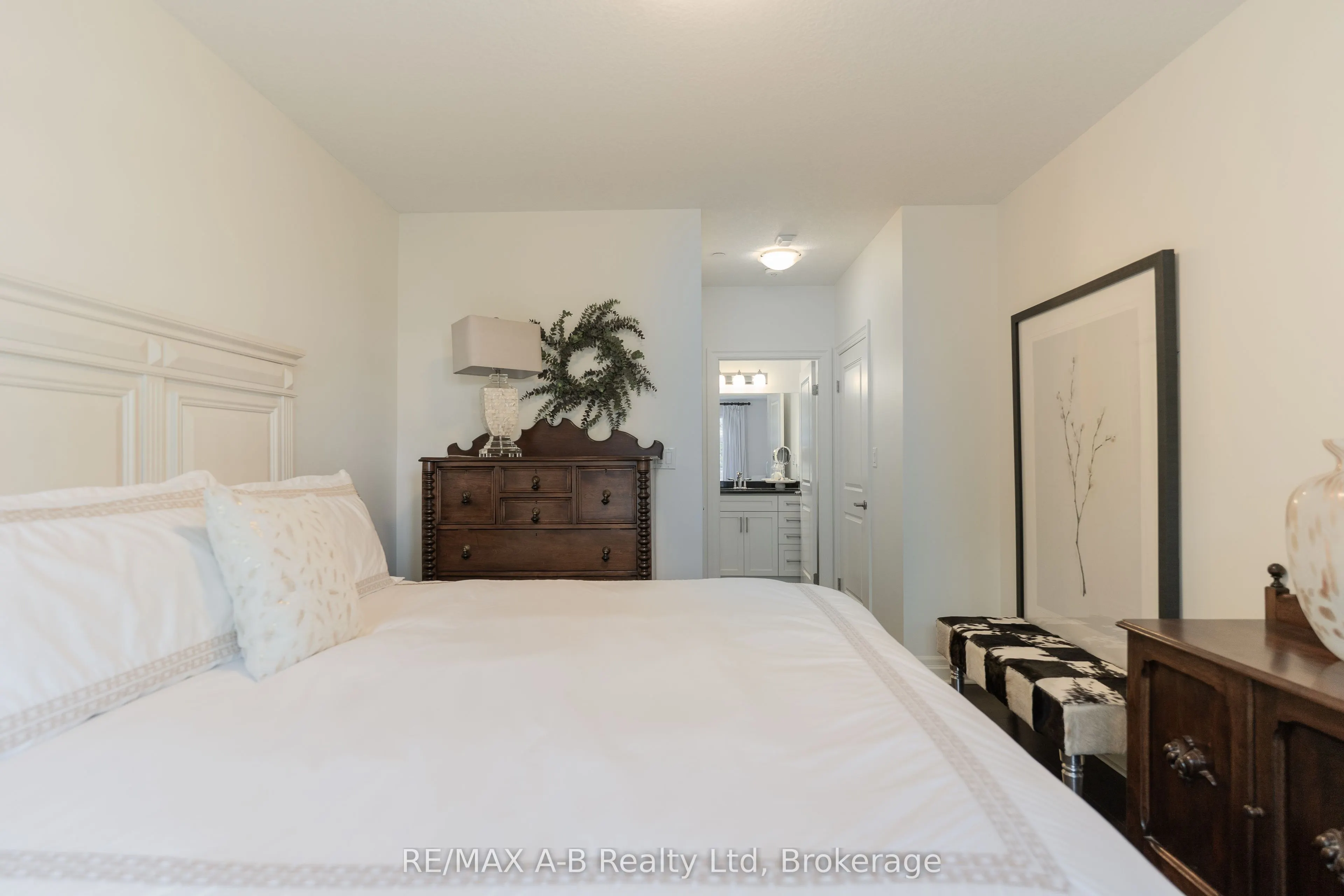 255 John Street N, #111