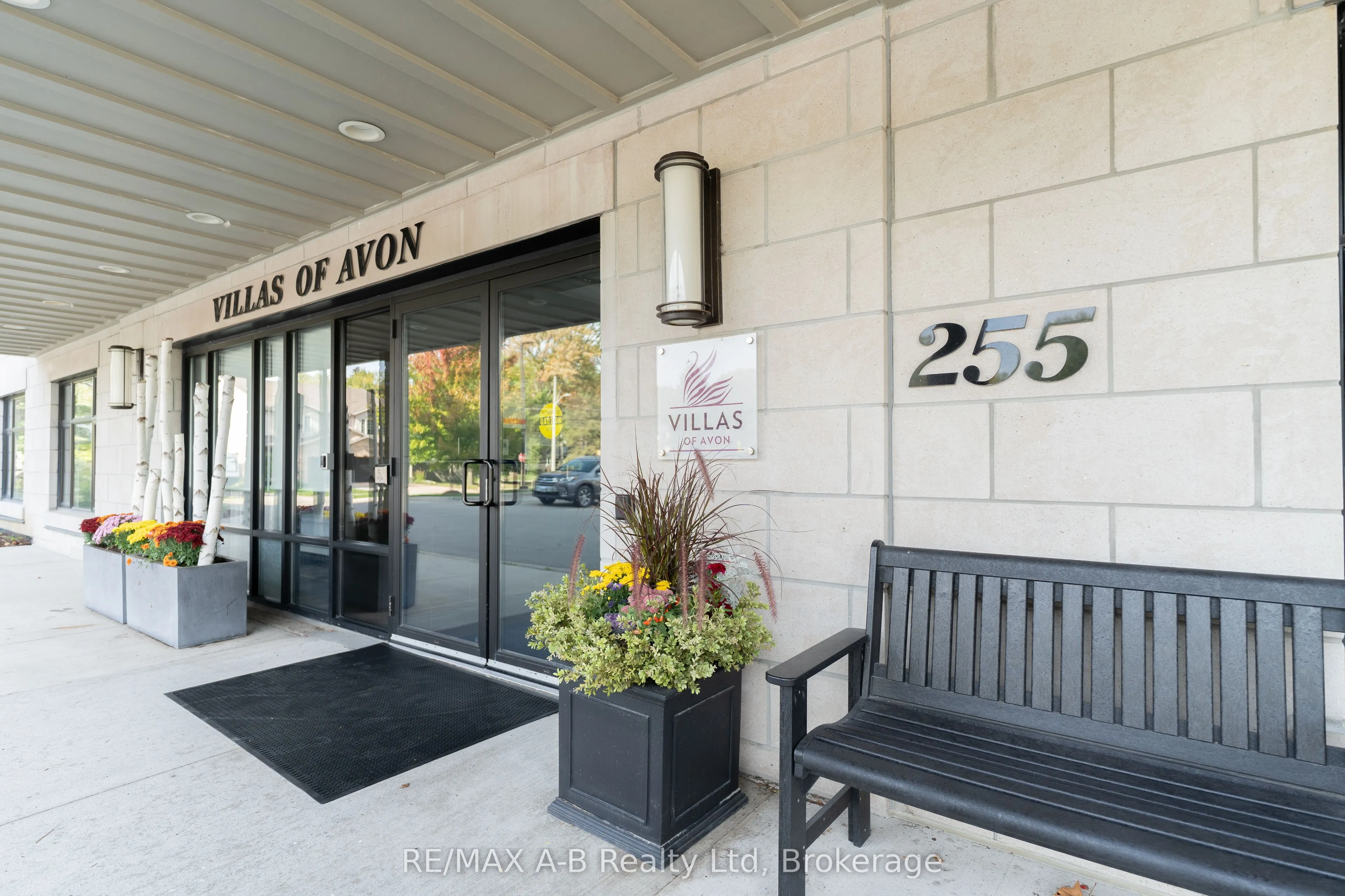 255 John Street N, #111