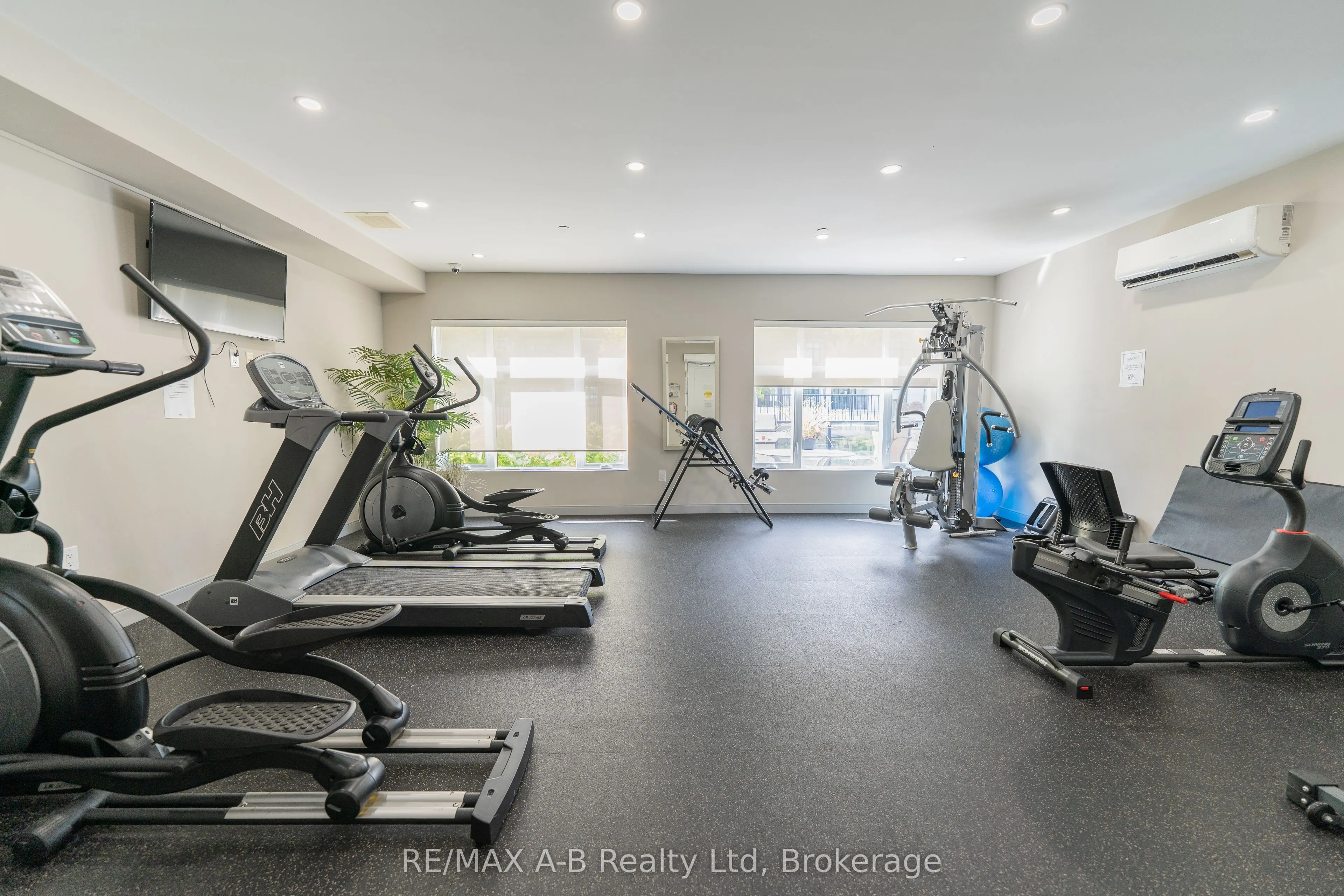 255 John Street N, #111