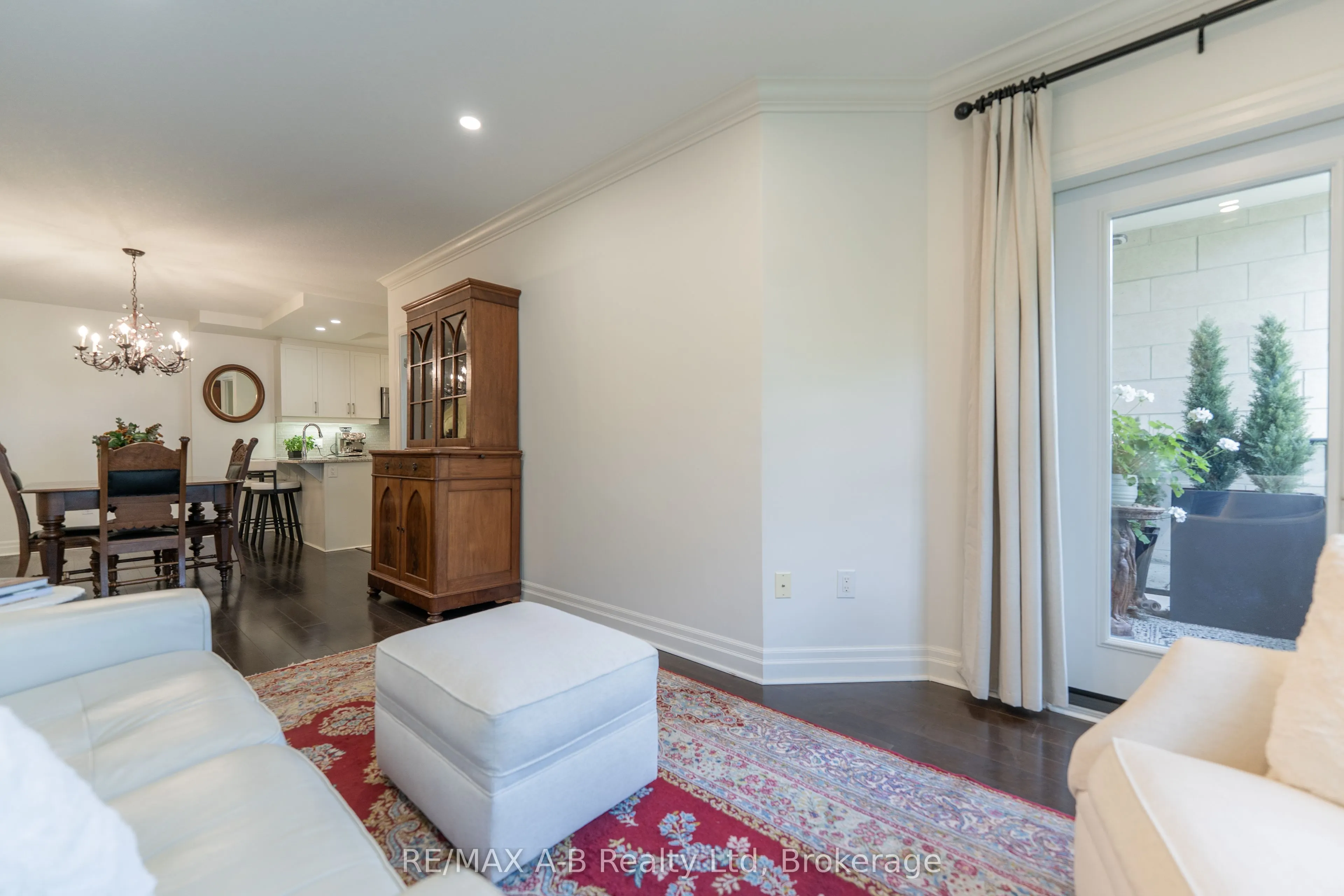 255 John Street N, #111