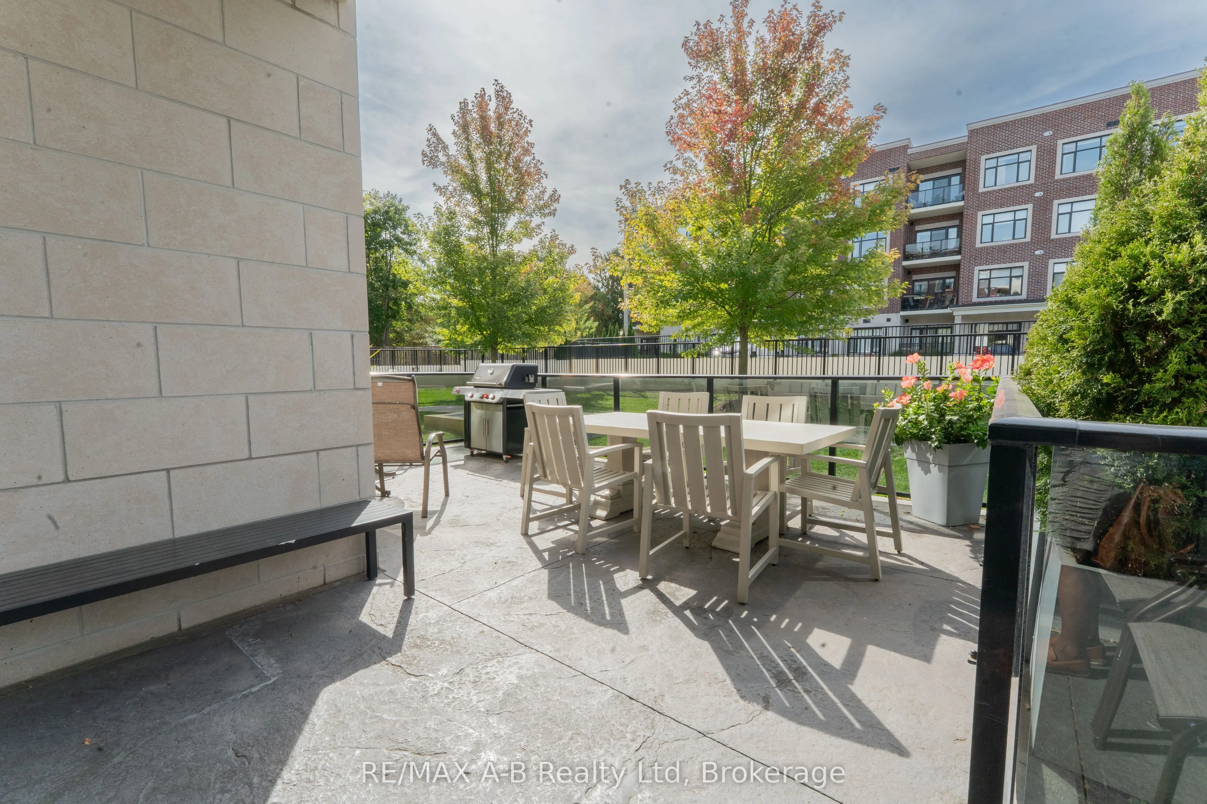 255 John Street N, #111