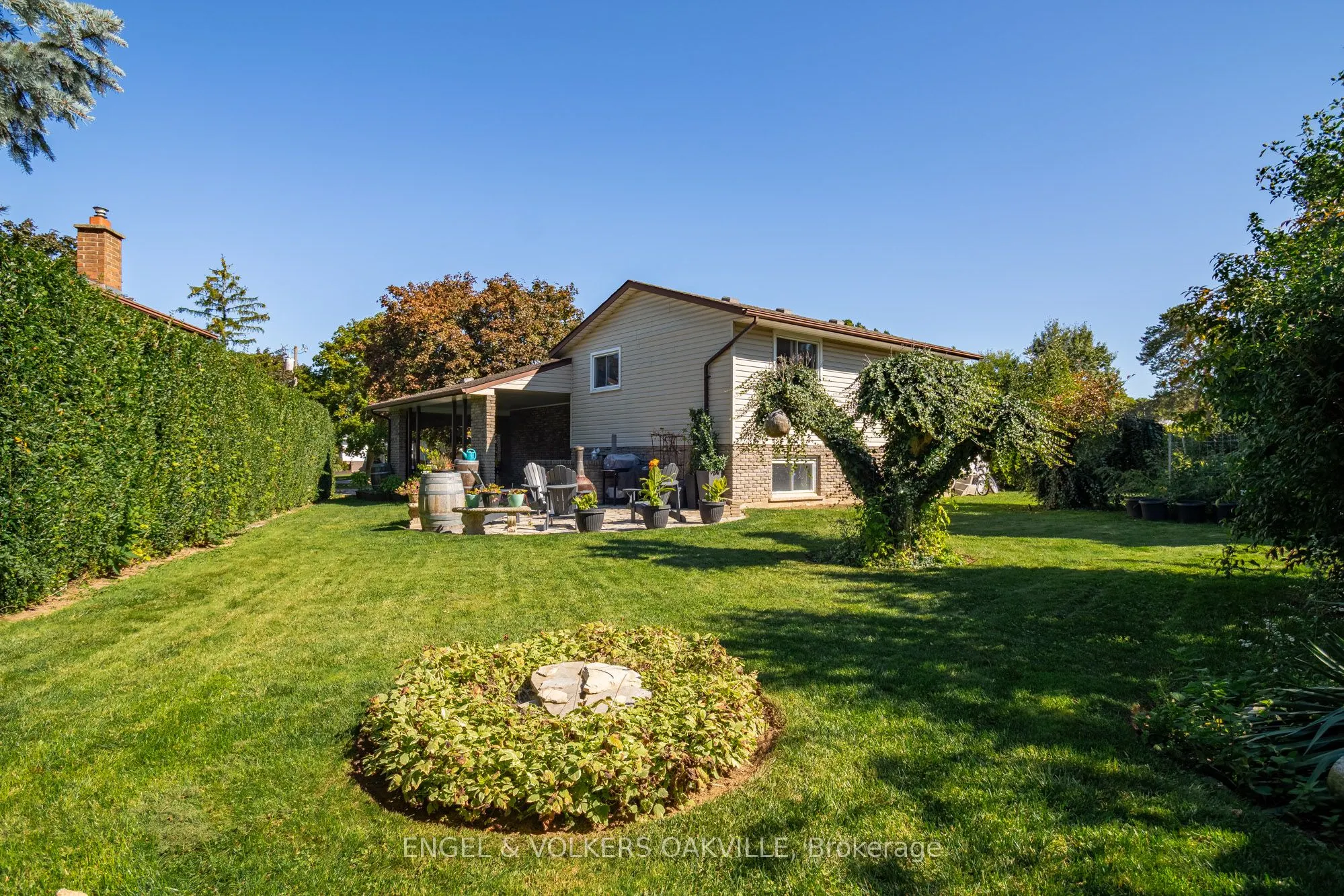 22 Sandy Cove Circle