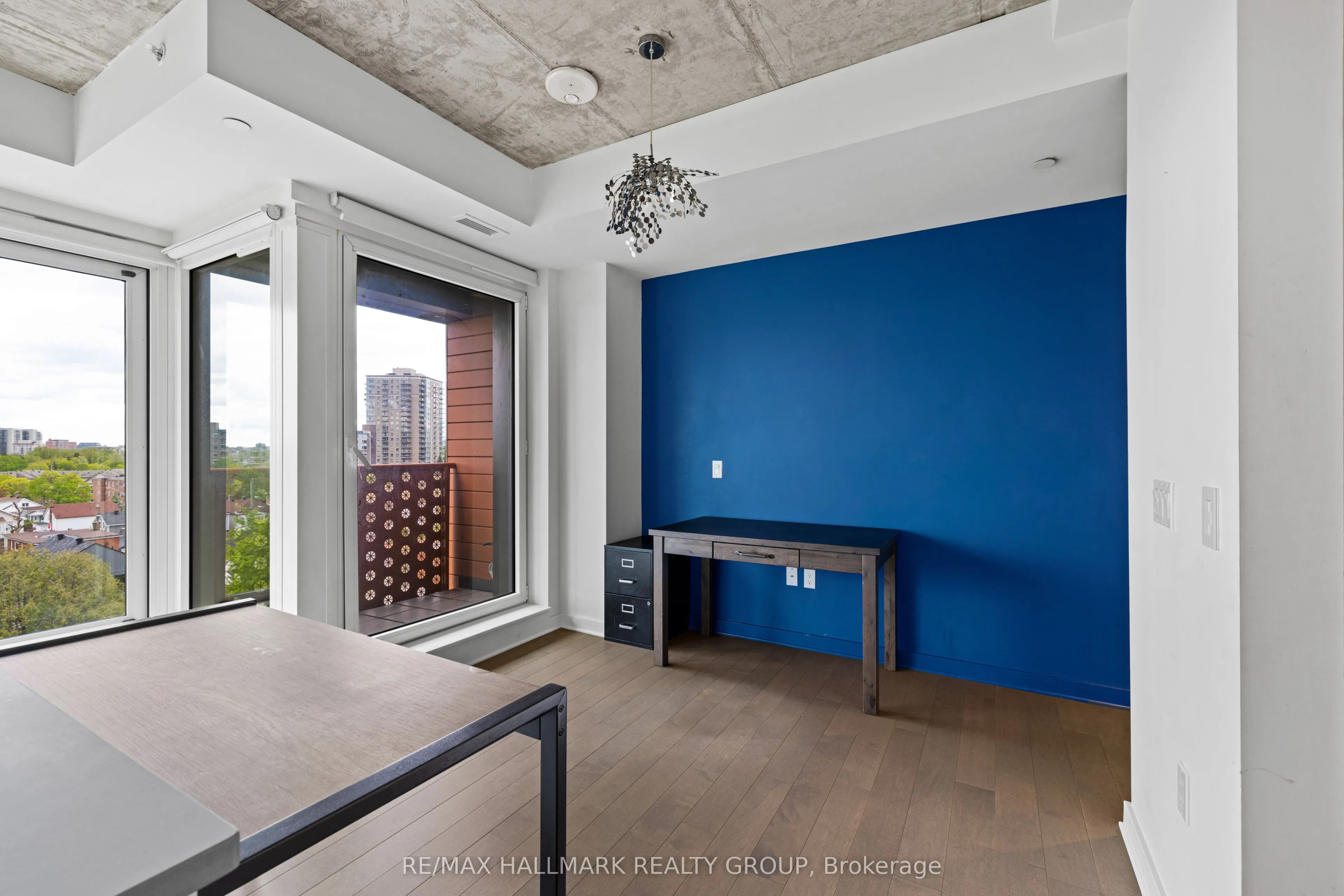 135 Barrette Street #607