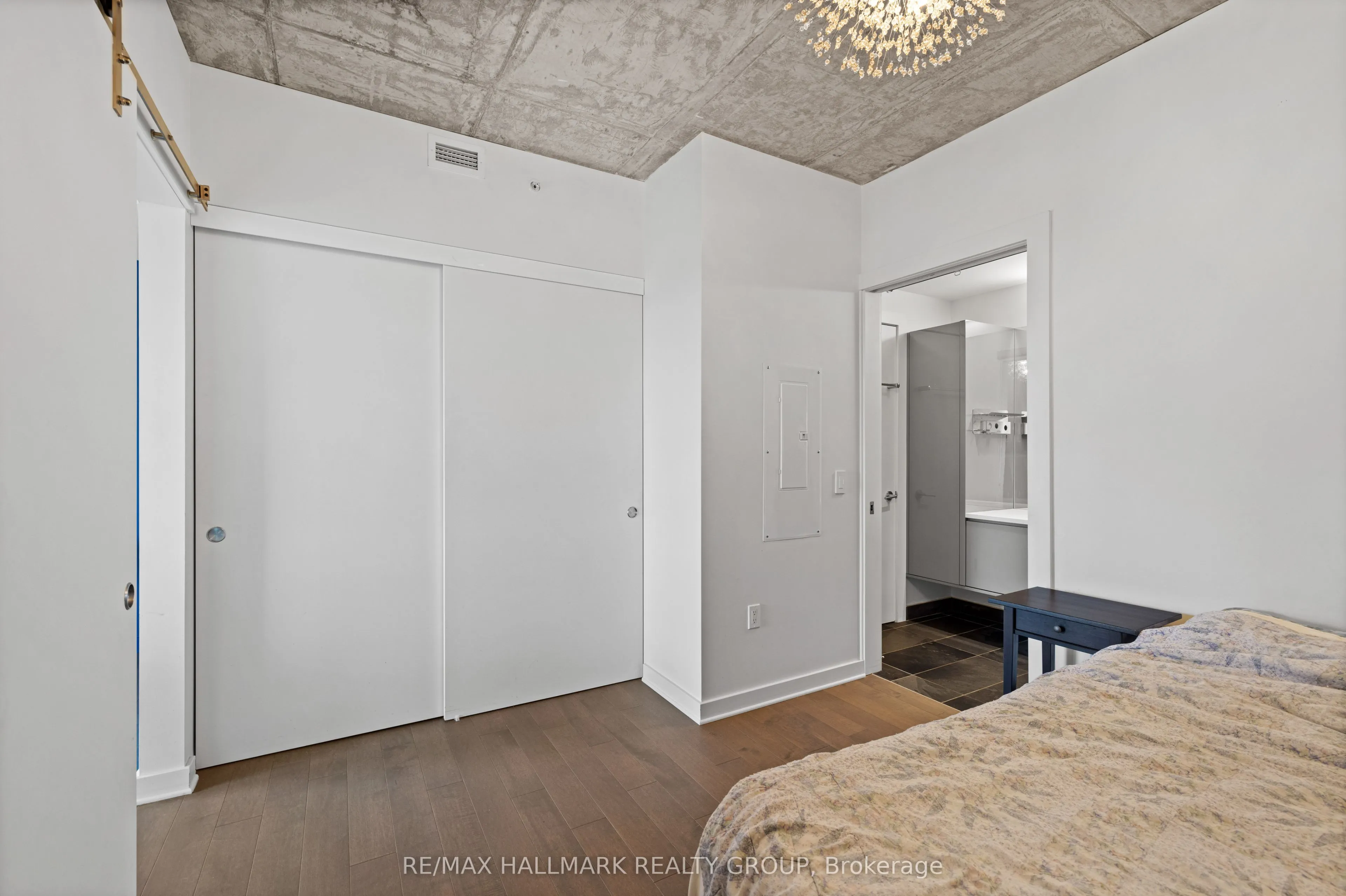 135 Barrette Street #607