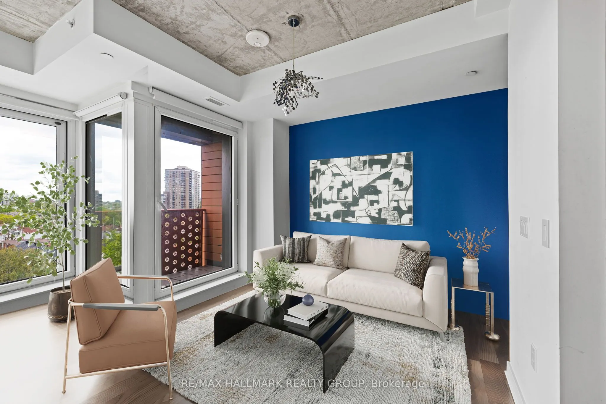 135 Barrette Street, #607
