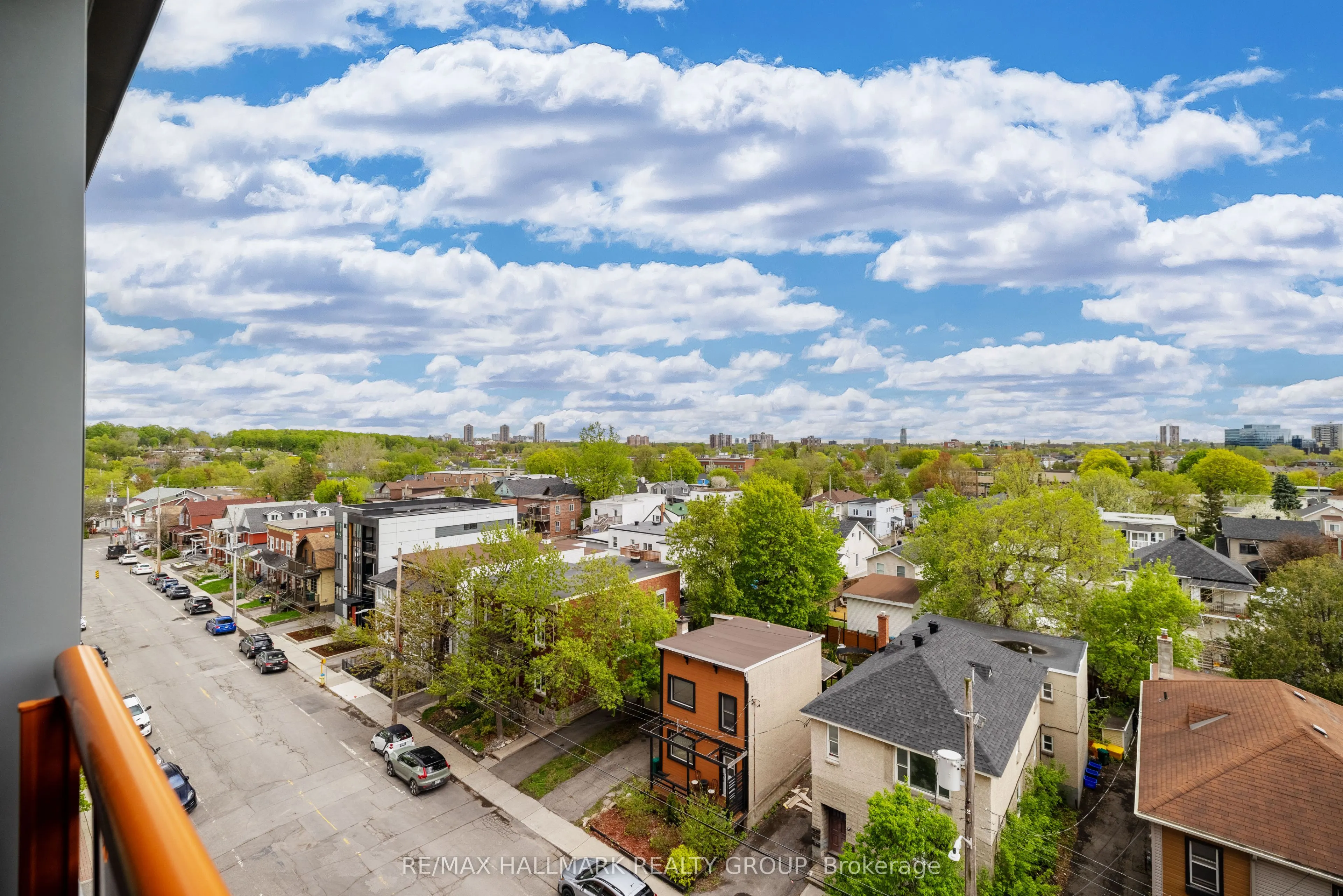 135 Barrette Street, #607