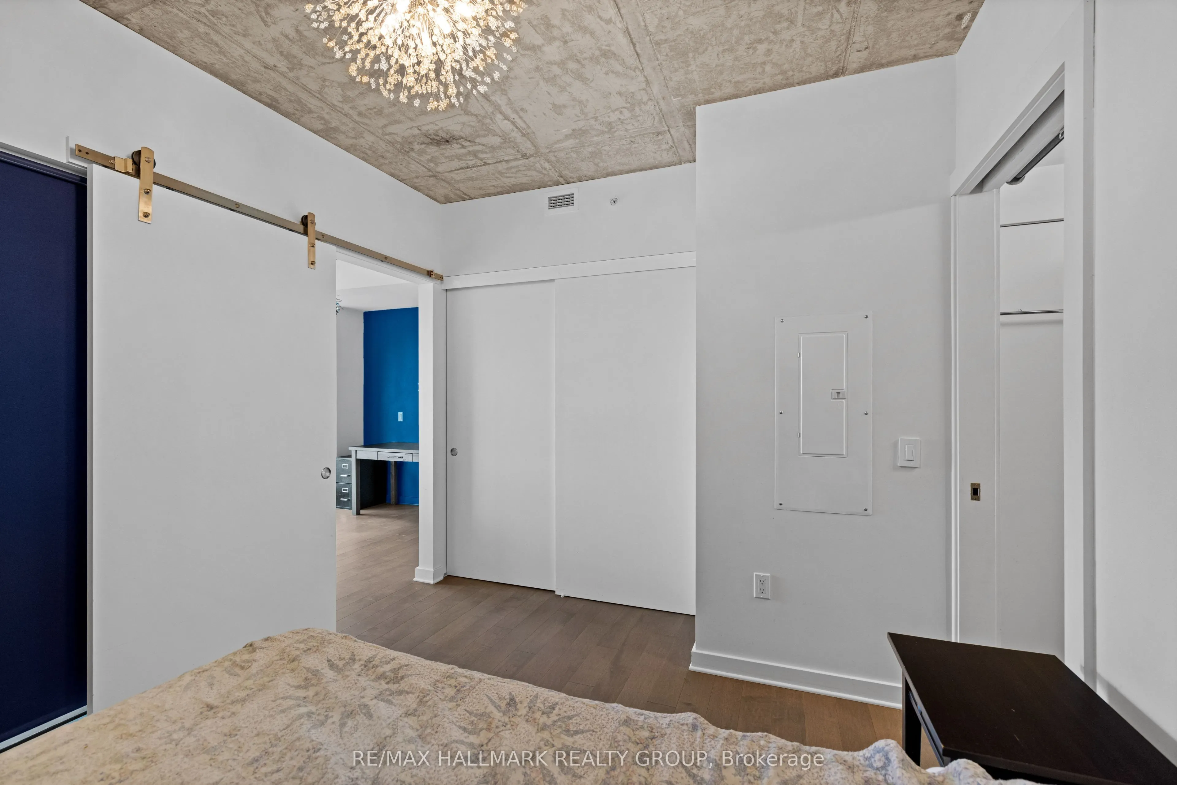 135 Barrette Street, #607