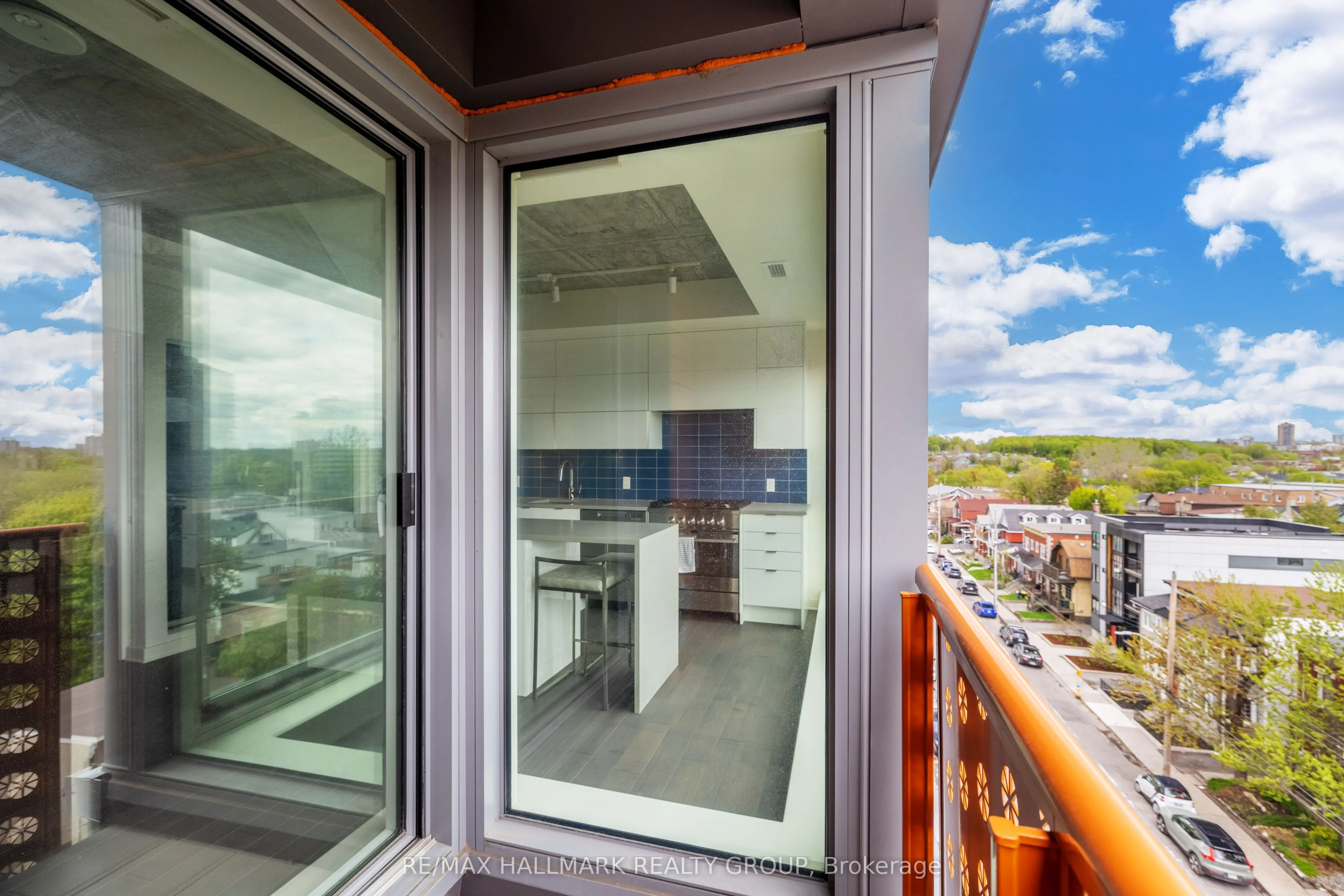 135 Barrette Street, #607