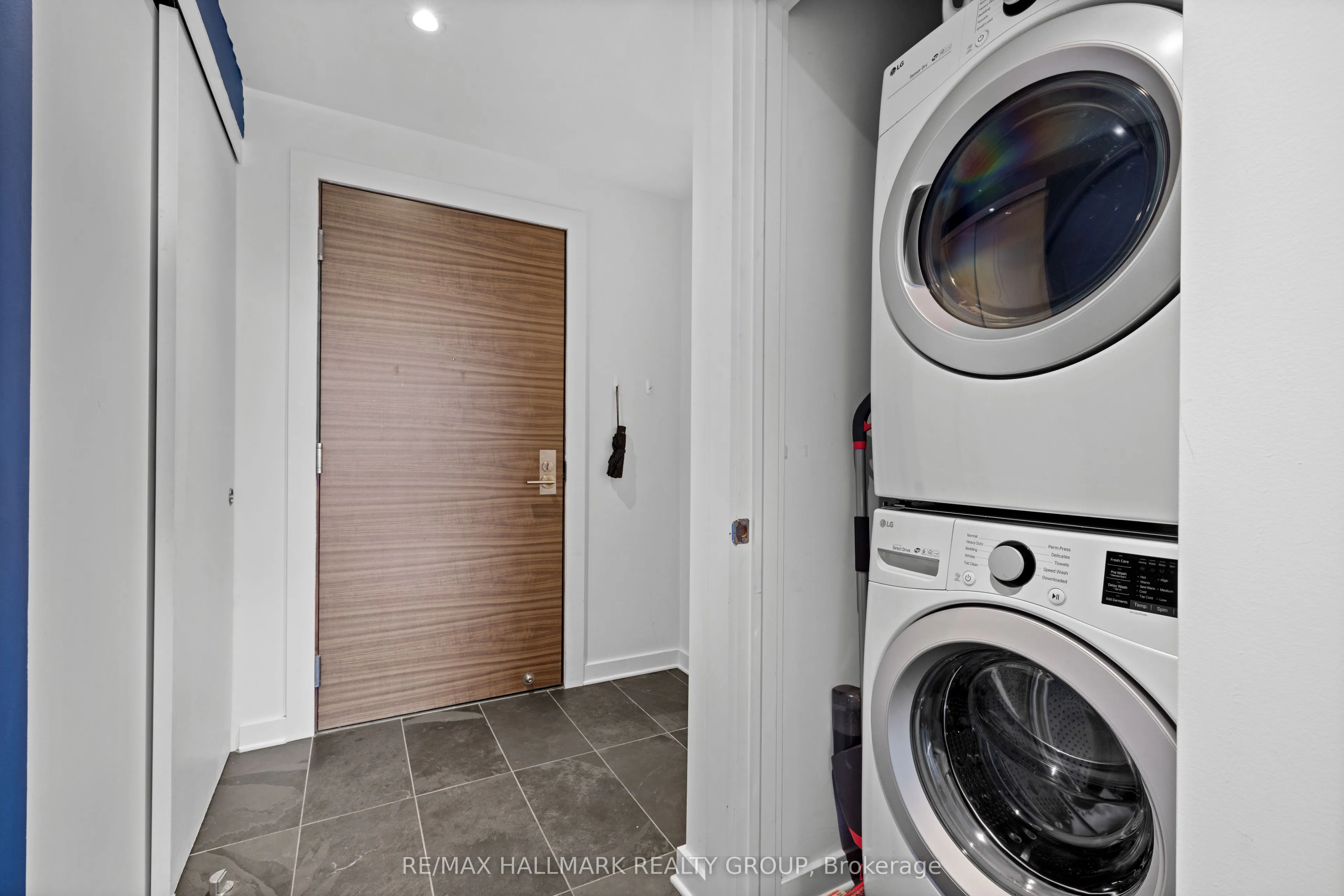 135 Barrette Street, #607