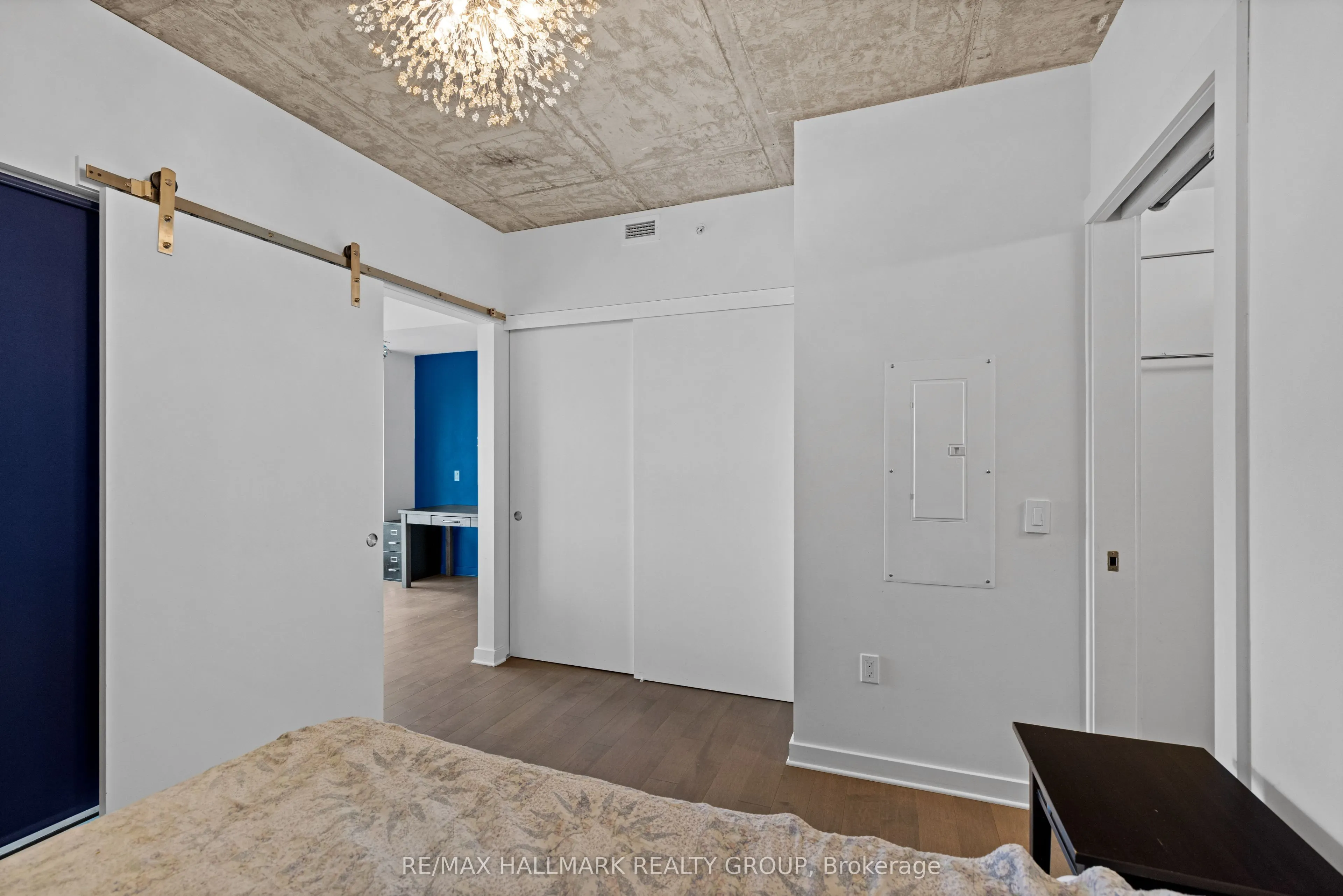 135 Barrette Street #607