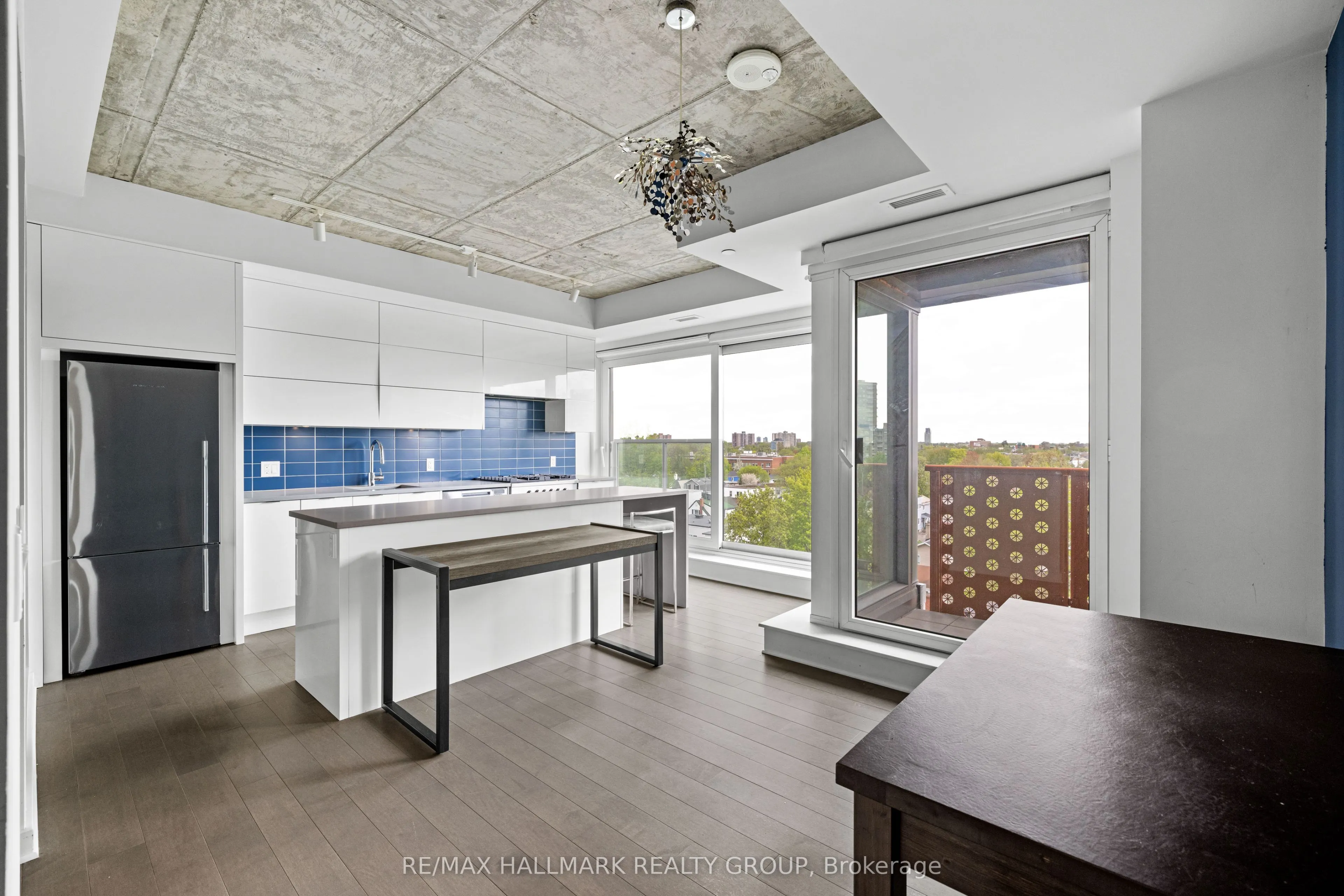 135 Barrette Street #607