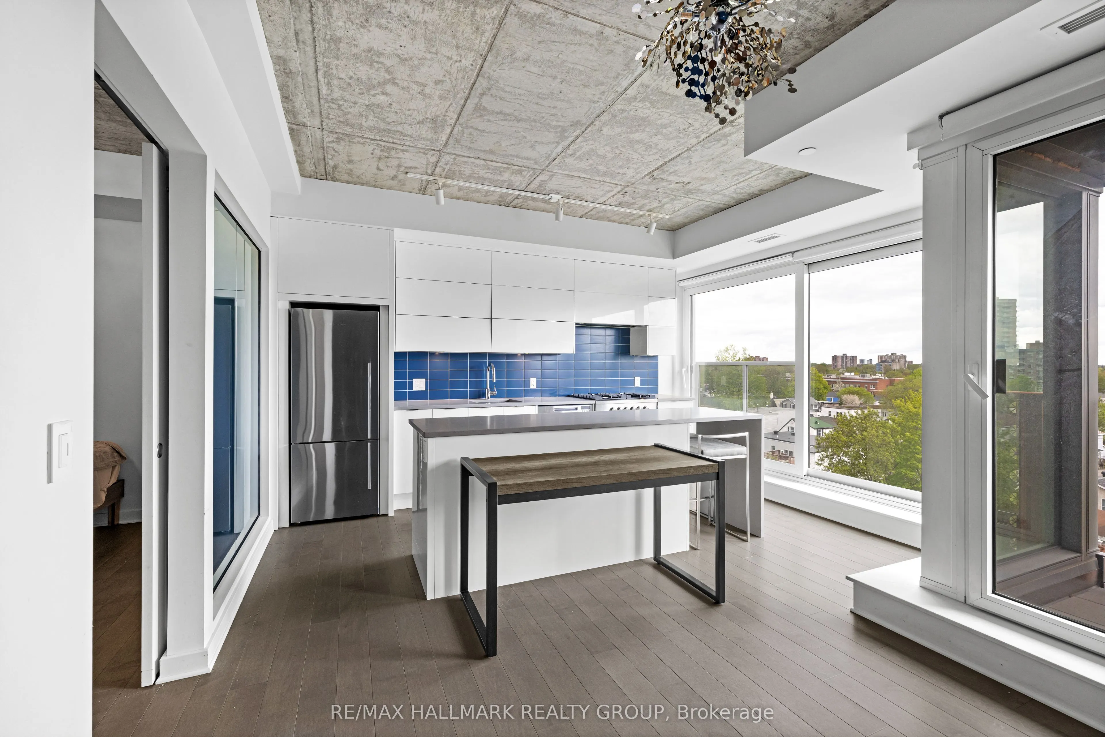 135 Barrette Street #607