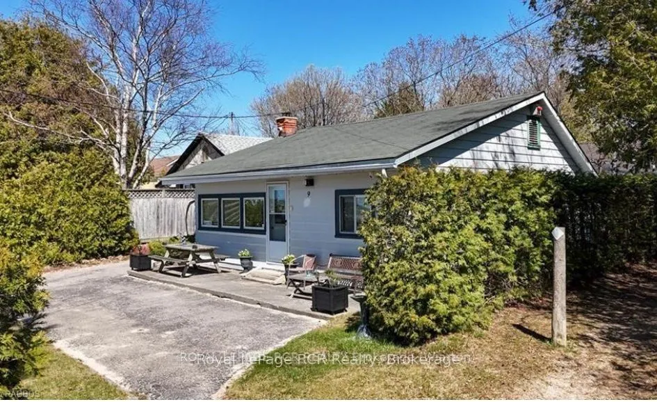 9 LAKESHORE Boulevard S