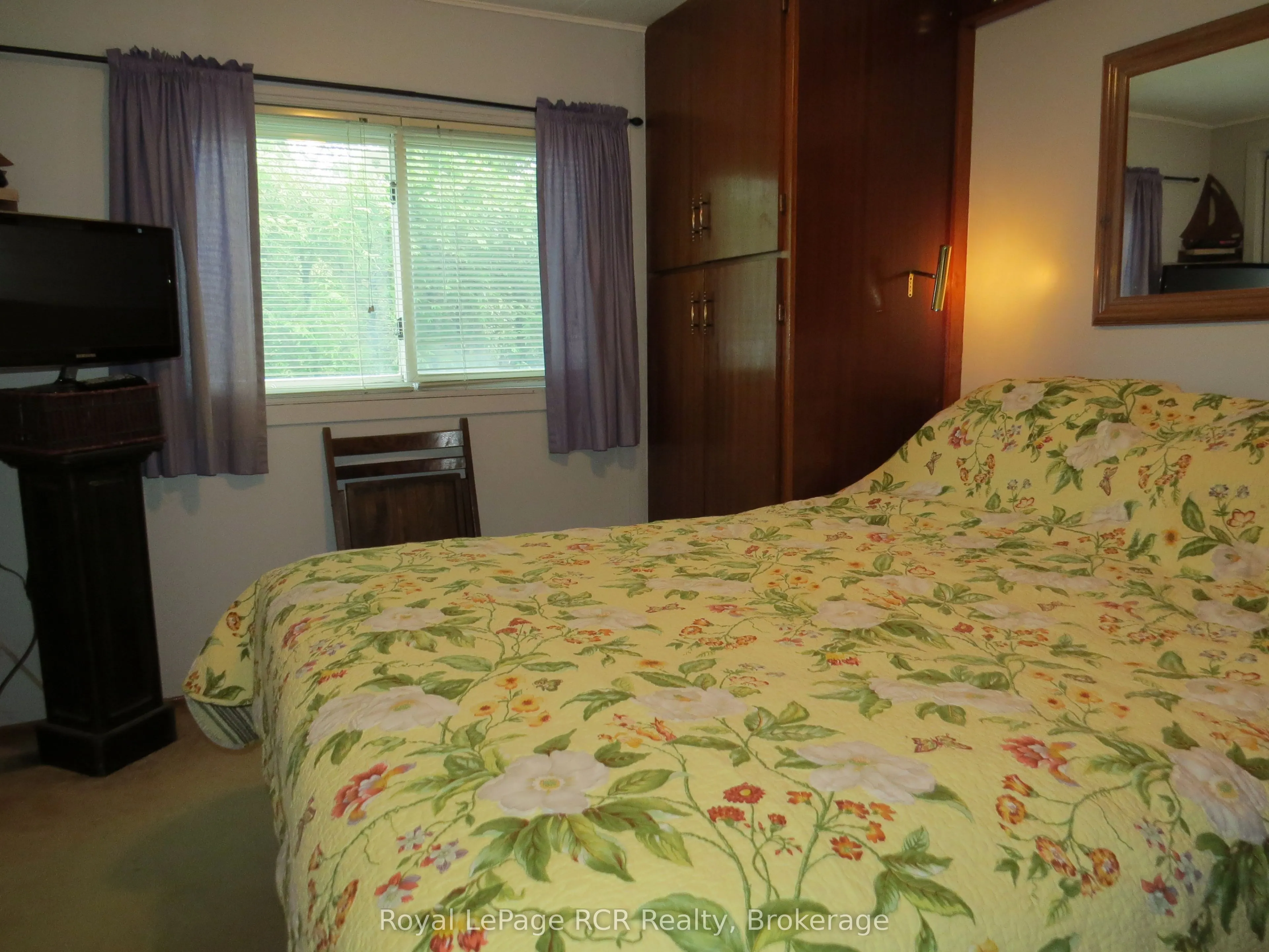 9 LAKESHORE Boulevard S
