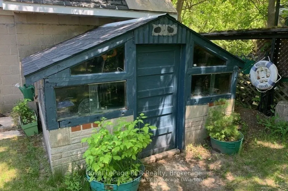 9 LAKESHORE Boulevard S
