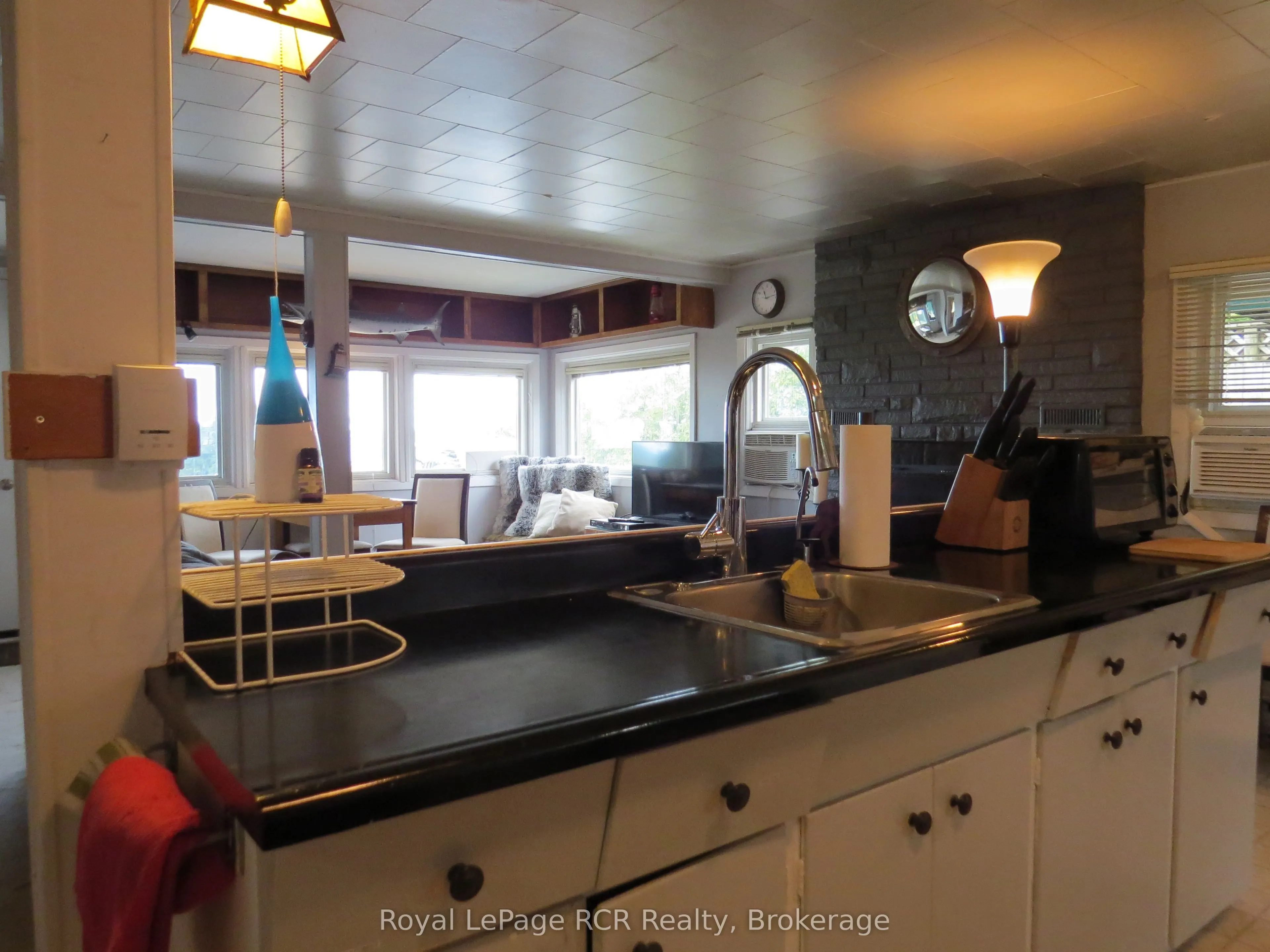 9 LAKESHORE Boulevard S