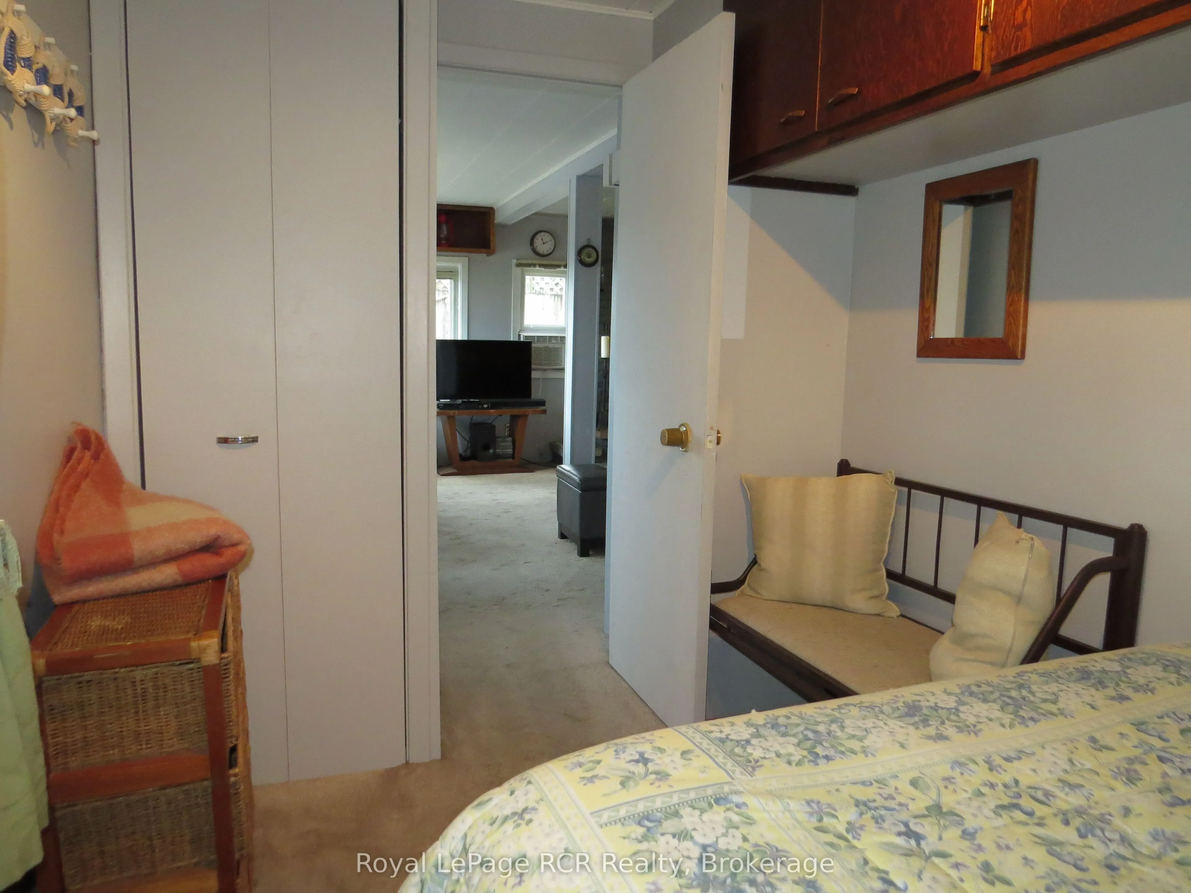 9 LAKESHORE Boulevard S