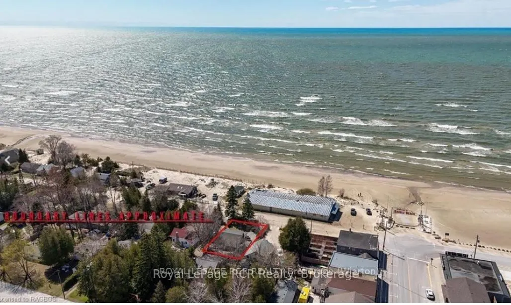 9 LAKESHORE Boulevard S